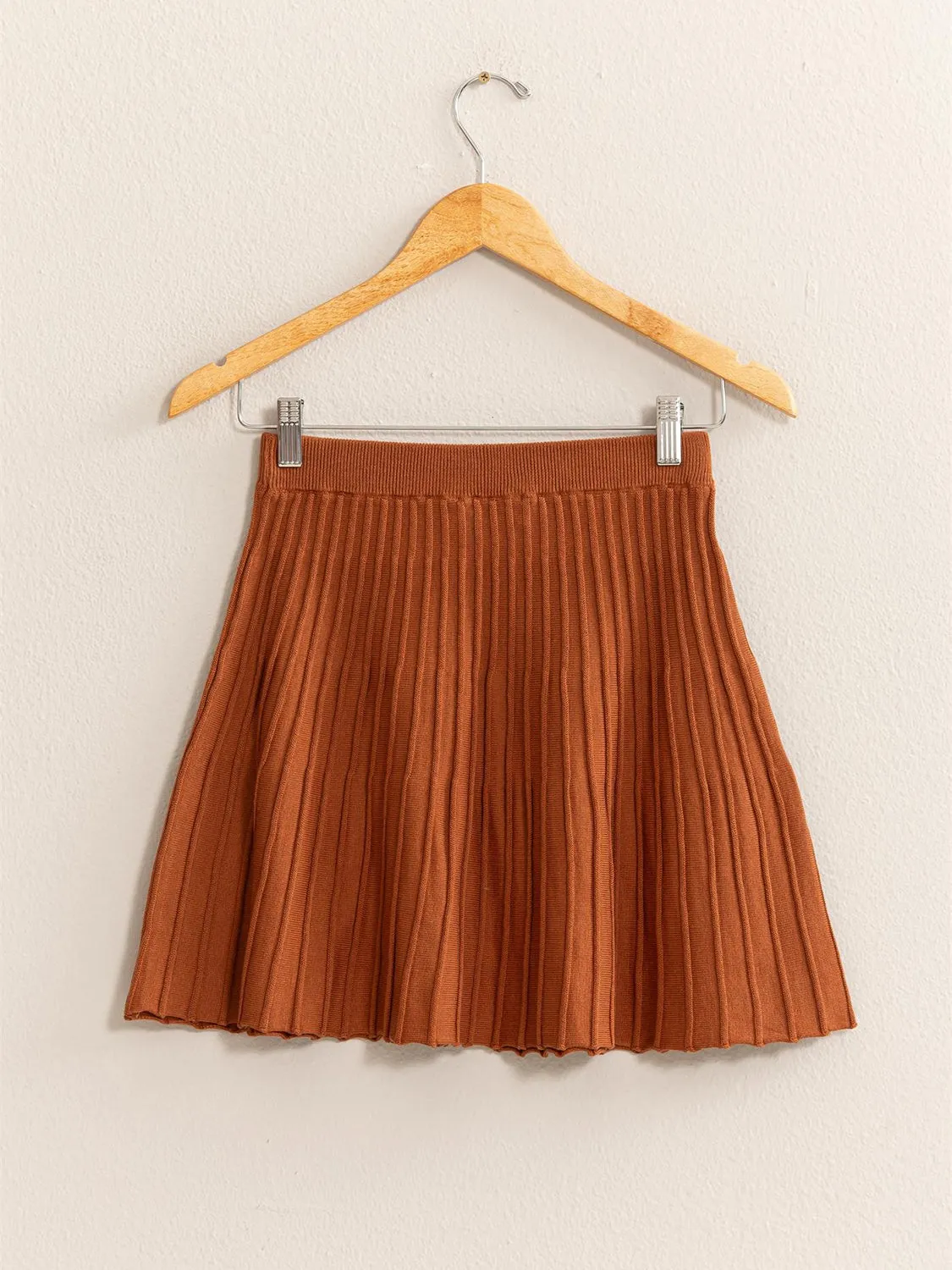 HYFVE High Waist Knit Pleated Flare Mini Skirt sold by Charming Charlie product image thumbnail 4