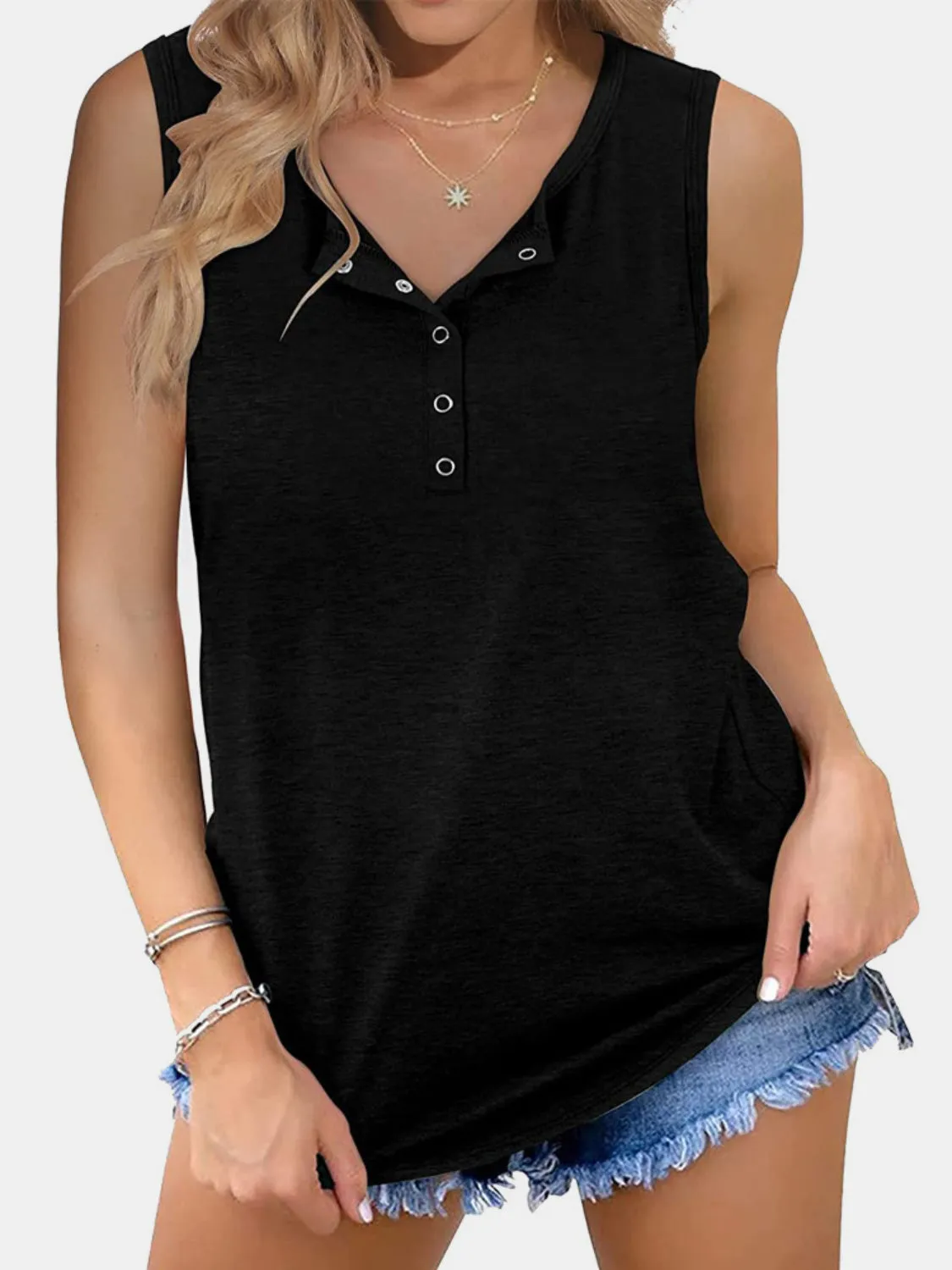 Full Size Quarter Snap V-Neck Wide Strap Tank sold by Charming Charlie product image thumbnail 4