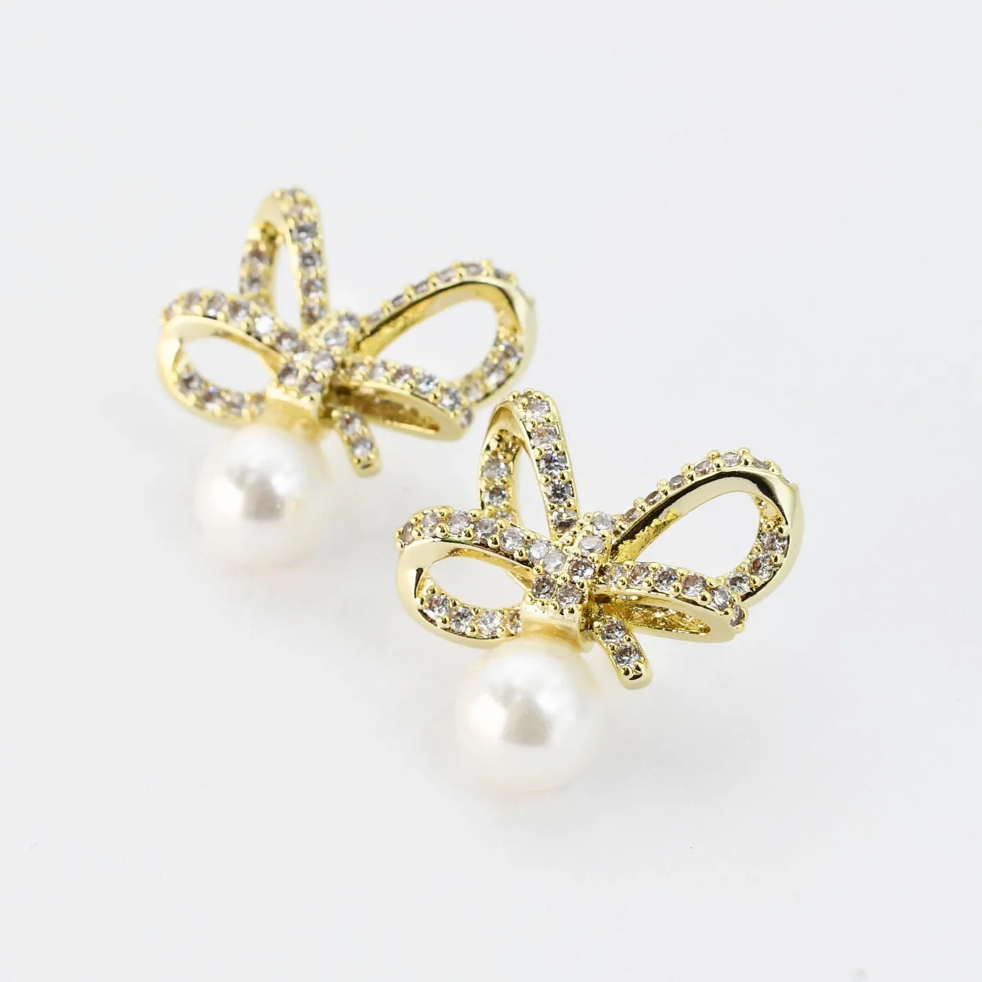 Crystal Ribbon Pearl Gold sold by Charming Charlie product image thumbnail 2