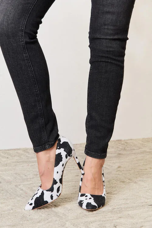 Melody 4" Closed Toe Heels sold by Charming Charlie product image thumbnail 5