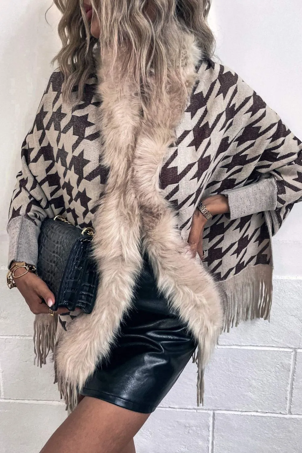 Houndstooth Fringe Hem Poncho sold by Charming Charlie product image thumbnail 4