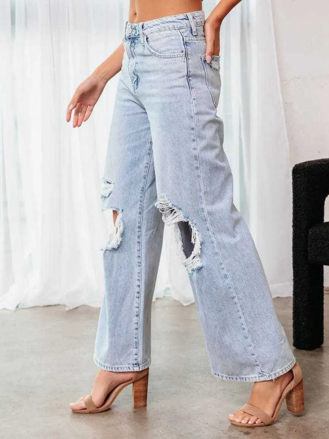 Distressed Wide Leg Jeans with Pockets sold by Charming Charlie product image thumbnail 3