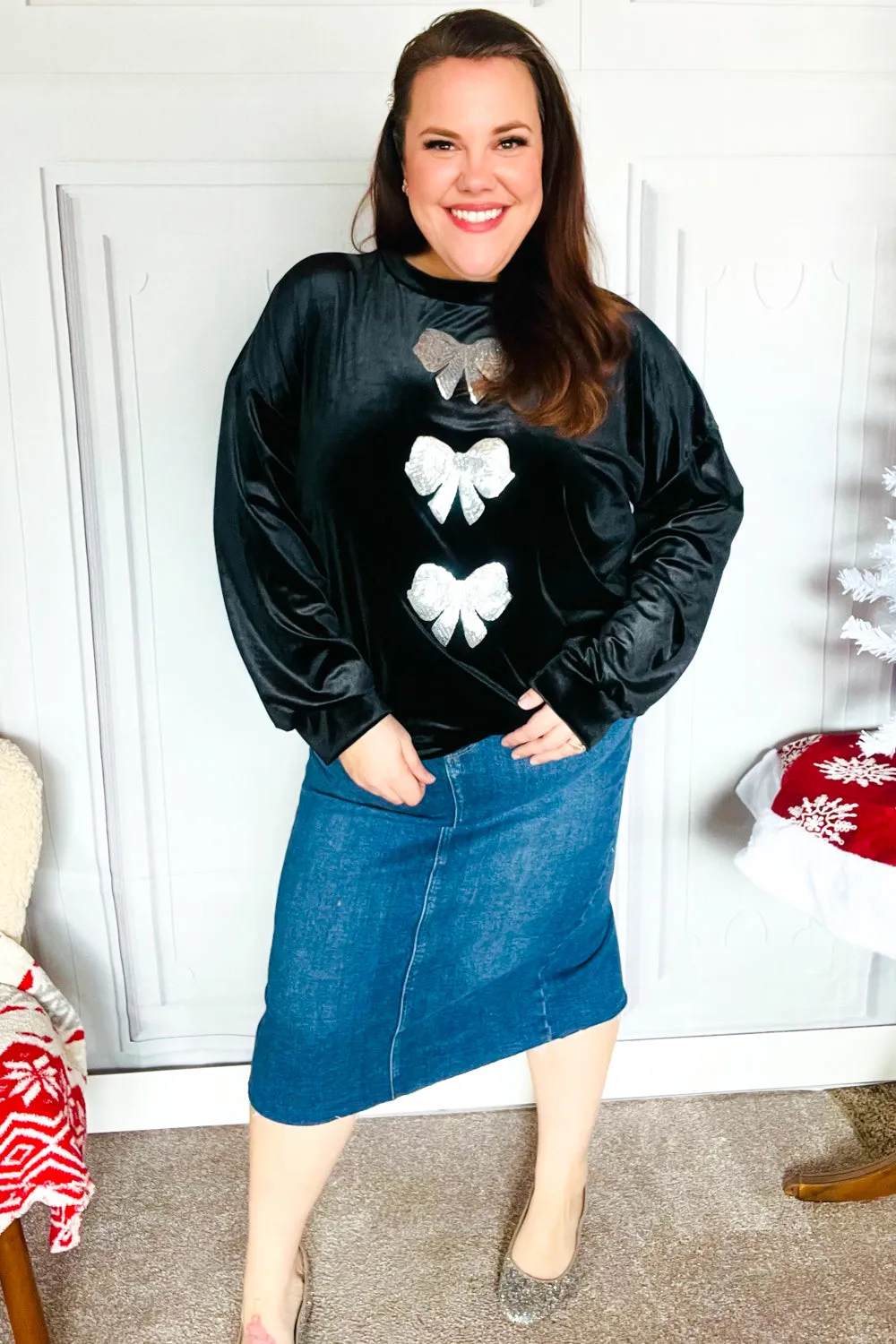 Home For The Holiday Silver Sequin Bow Velvet Pullover Top sold by Charming Charlie product image thumbnail 4