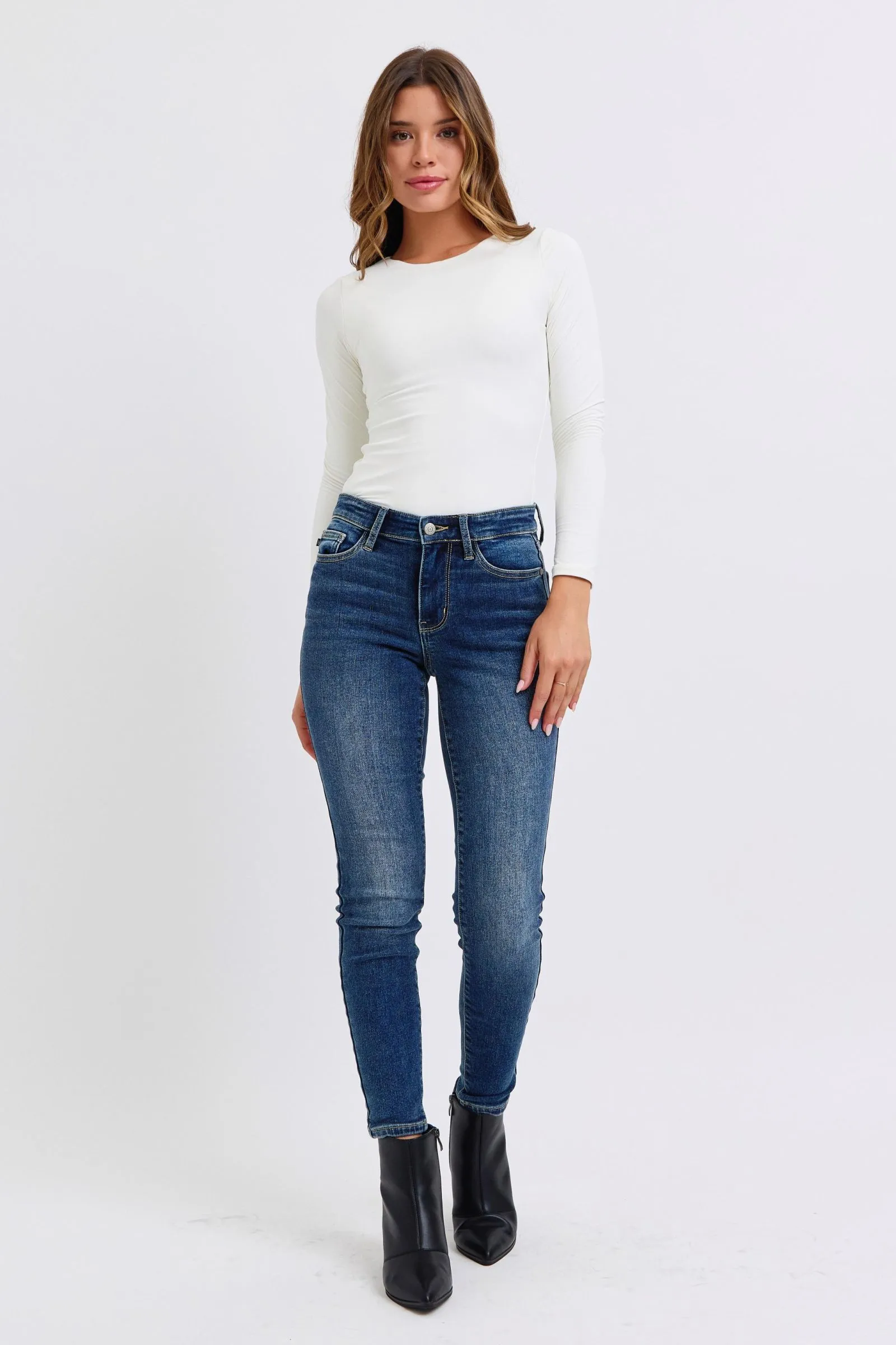 Judy Blue Full Size Mid-Rise Waist Skinny Jeans with Pockets sold by Charming Charlie product image thumbnail 5