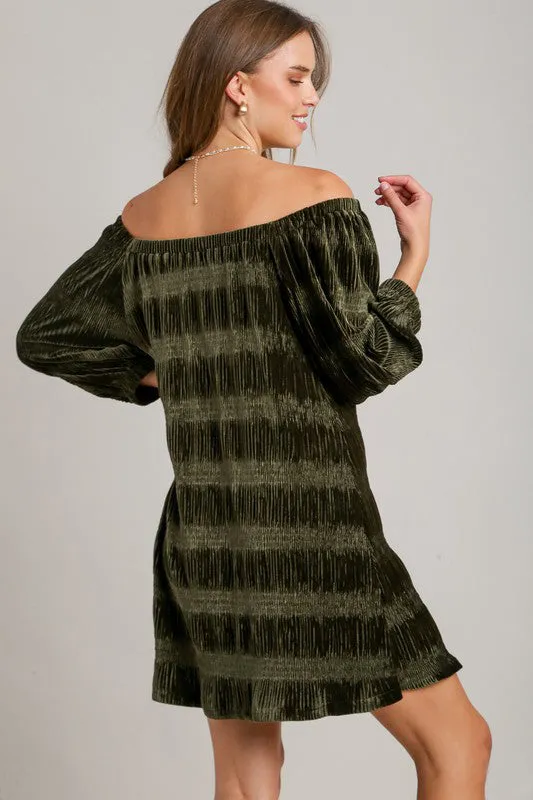 Umgee Off-Shoulder Balloon Sleeve Velvet Mini Dress sold by Charming Charlie product image thumbnail 2