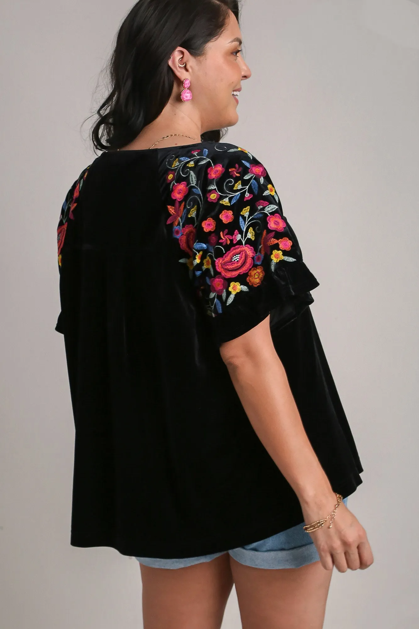 Umgee Full Size Velvet Embroidery Short Sleeve Blouse sold by Charming Charlie product image thumbnail 5