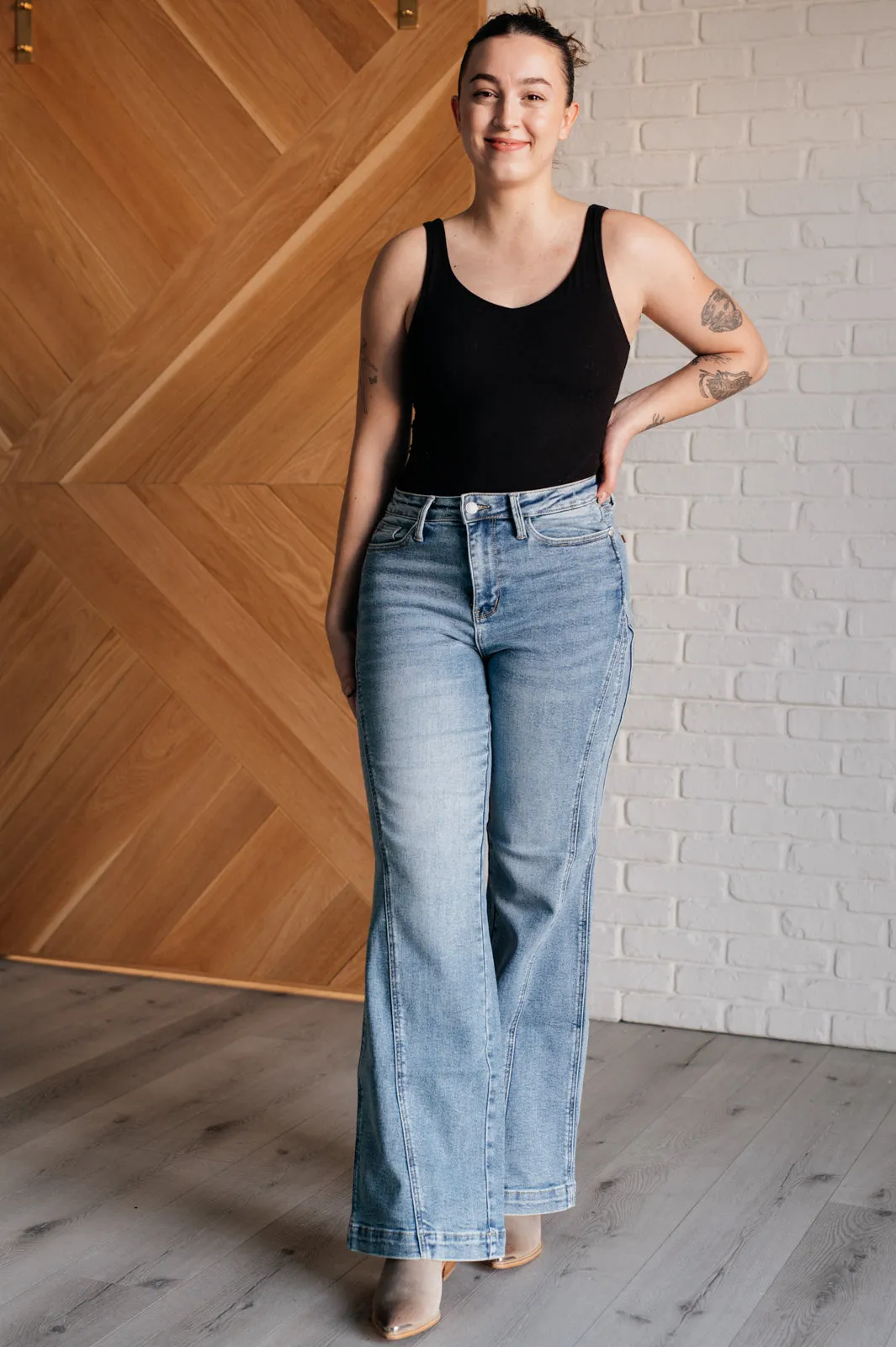 Melia High Rise Side Seam Detail Wide Leg Jeans sold by Charming Charlie product image thumbnail 4