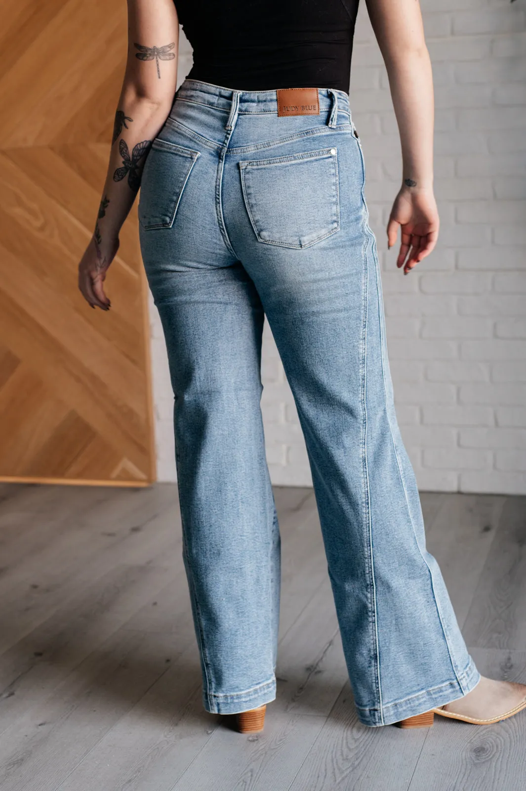 Melia High Rise Side Seam Detail Wide Leg Jeans sold by Charming Charlie product image thumbnail 5