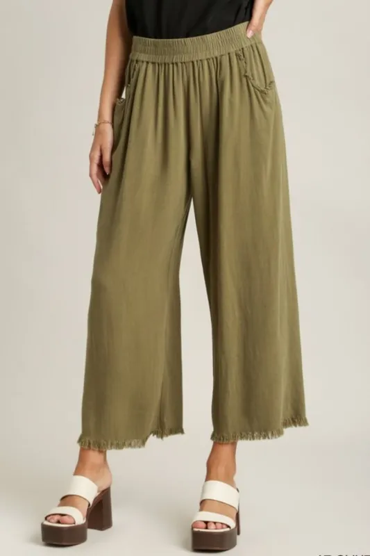 Umgee Full Size Linen Blend Elastic Waistband Wide Leg Pants Plus Size sold by Charming Charlie