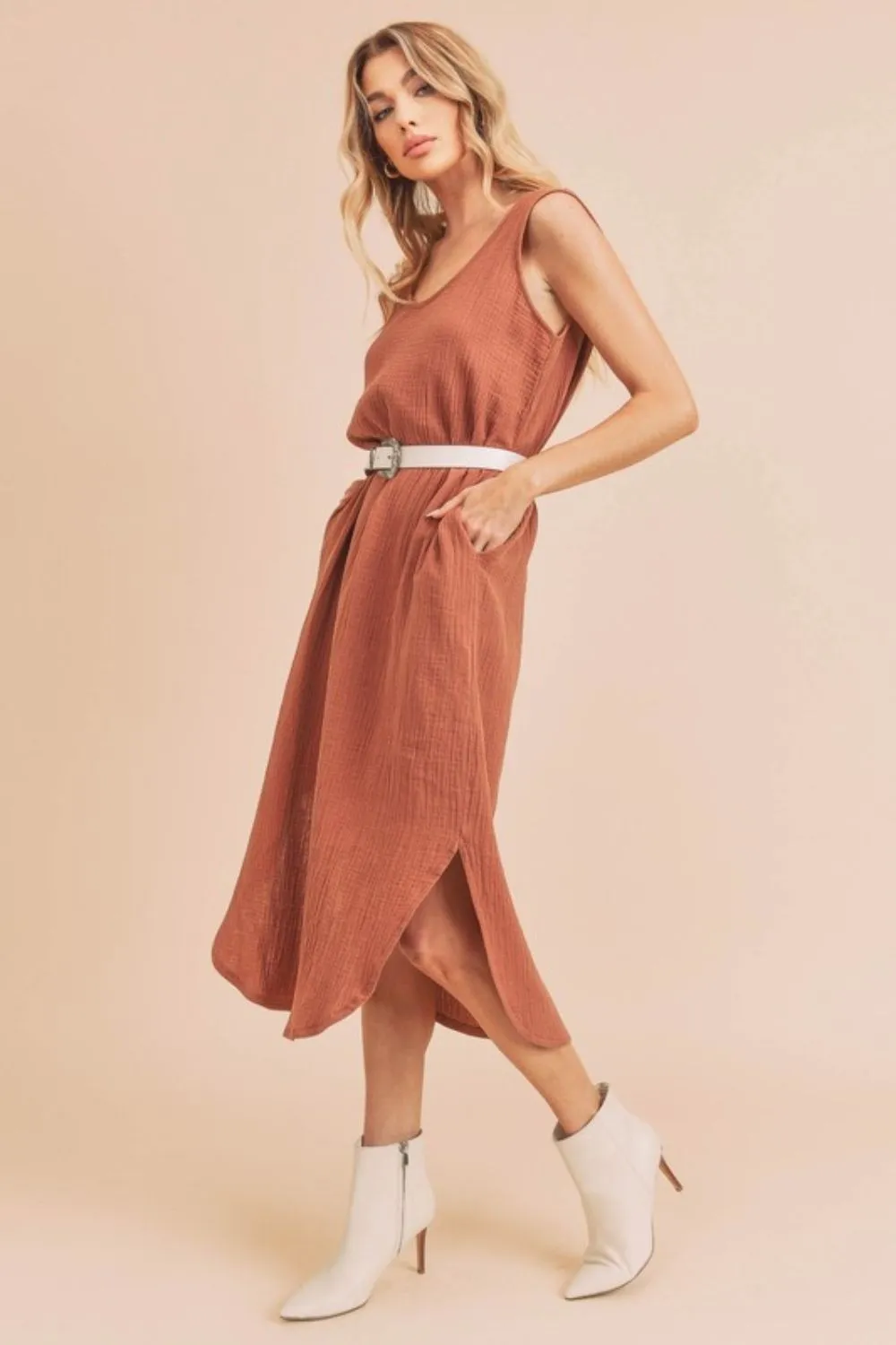 Aemi + Co Round Neck Midi Tank Dress with Pockets sold by Charming Charlie product image thumbnail 2