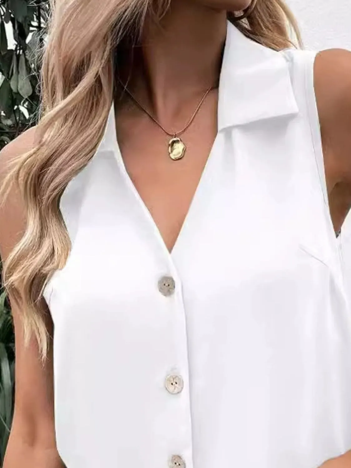 Full Size Johnny Collar Button Down Tank Plus Size sold by Charming Charlie product image thumbnail 3