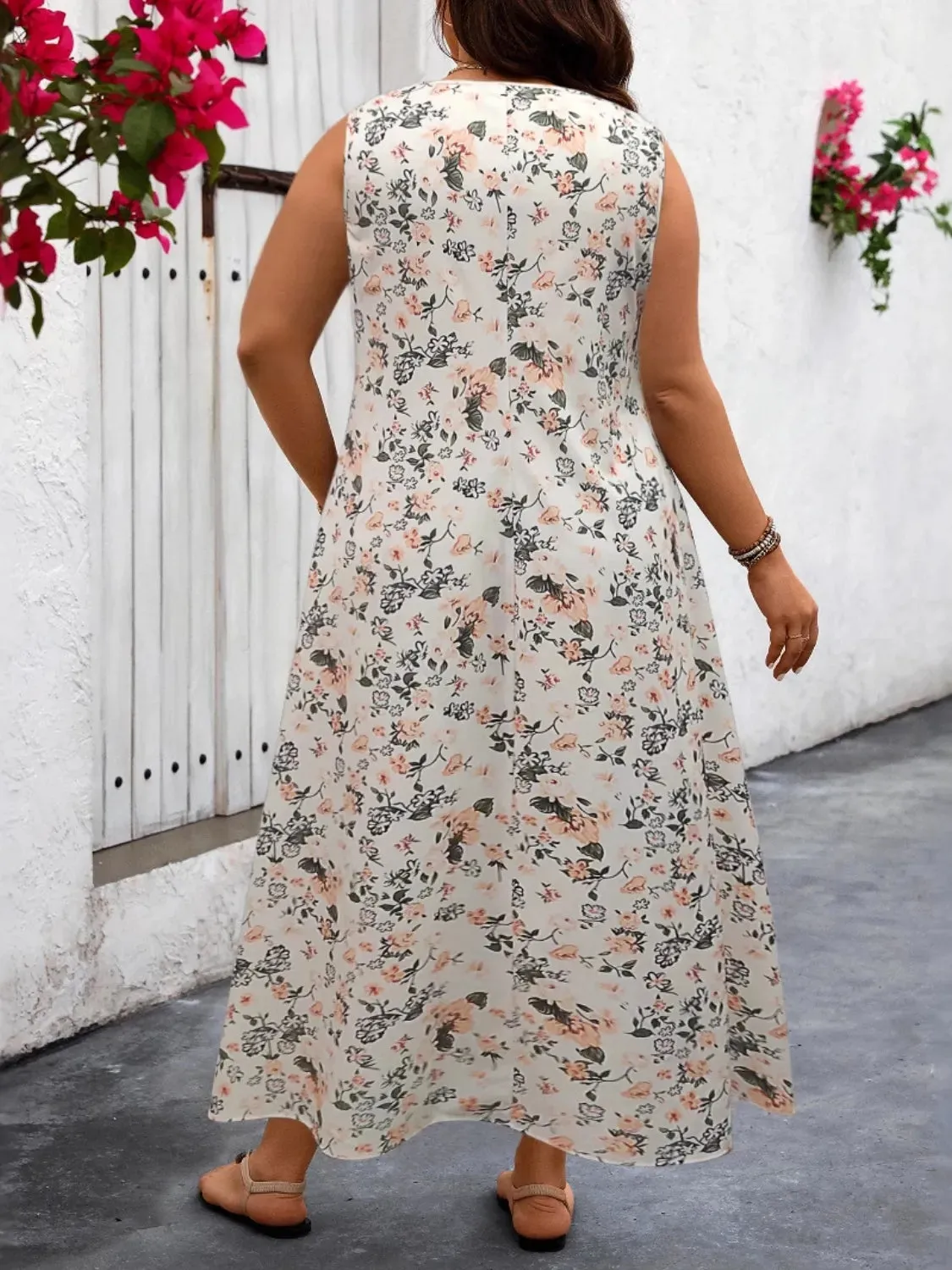 Plus Size Floral Tank Dress with Pockets sold by Charming Charlie product image thumbnail 3