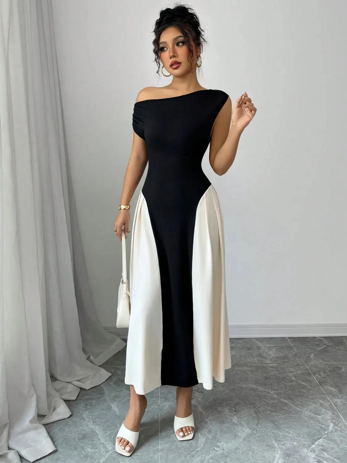 Contrast Single Shoulder Midi Dress sold by Charming Charlie product image thumbnail 4