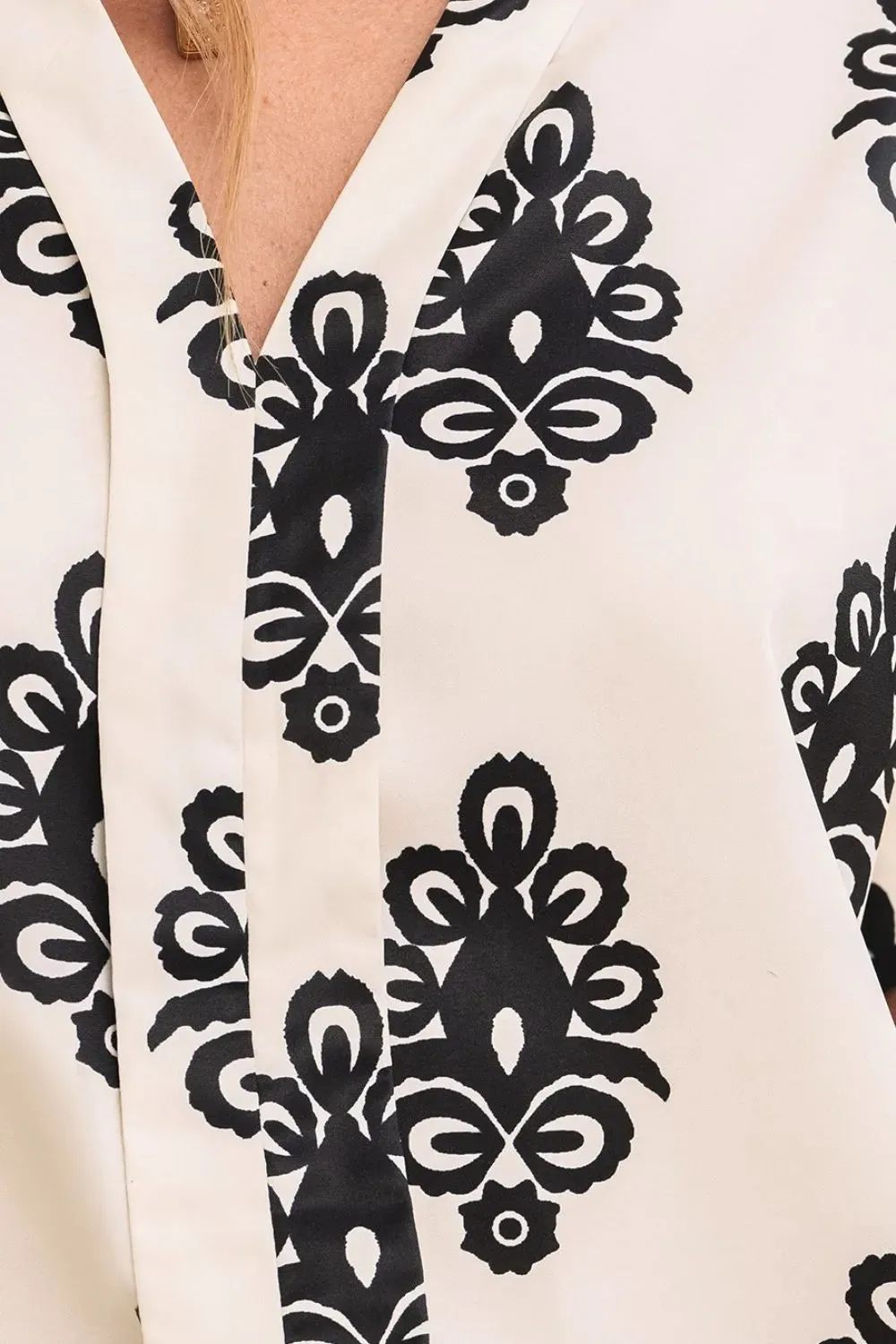 Printed Short Sleeve Loose Blouse sold by Charming Charlie product image thumbnail 5