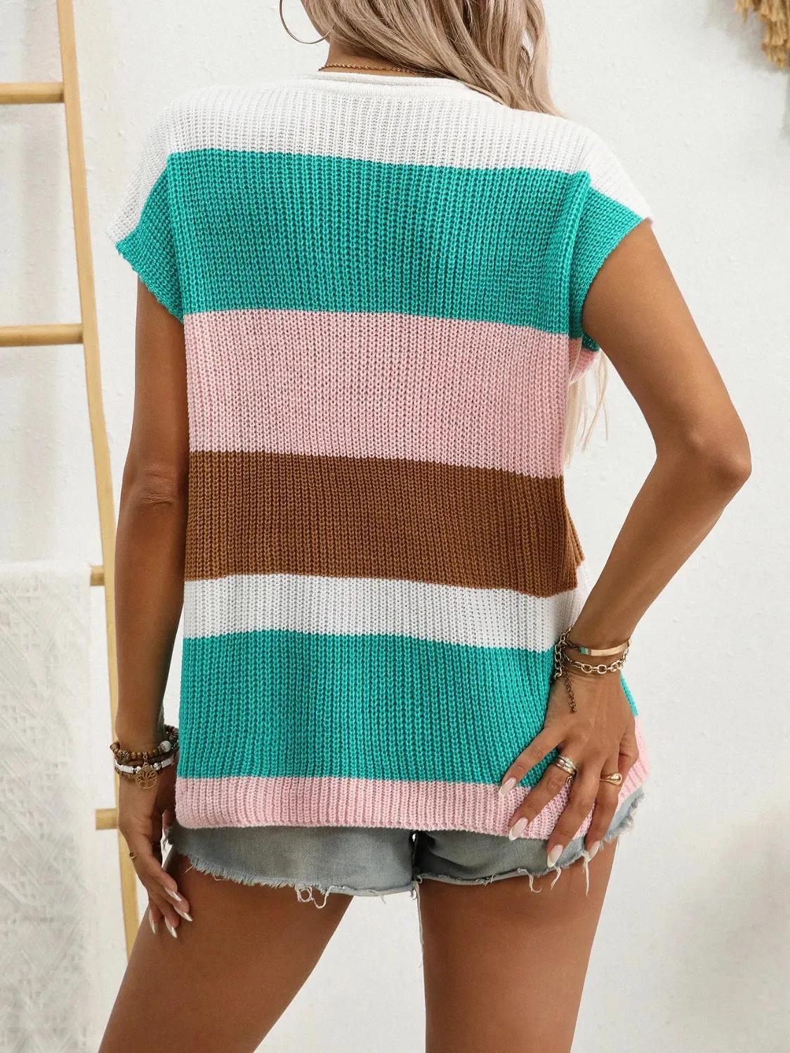 Color Block Notched Short Sleeve Knit Top sold by Charming Charlie product image thumbnail 5