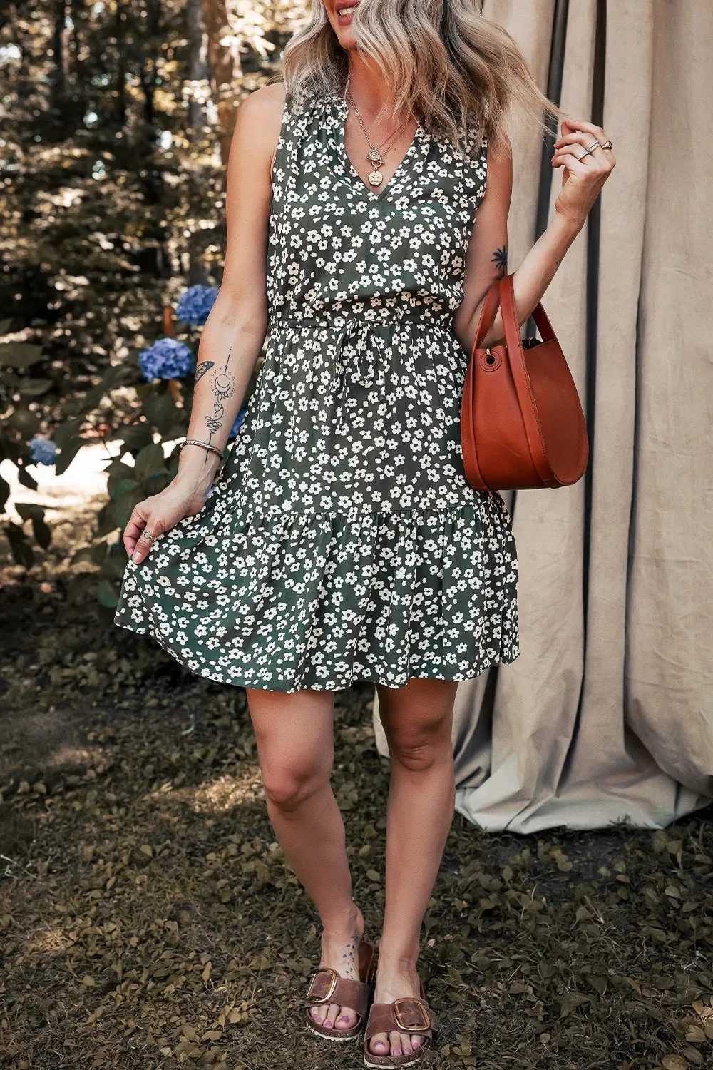 Boho Floral Print V Neck Tunic Sleeveless Dress sold by Charming Charlie product image thumbnail 4