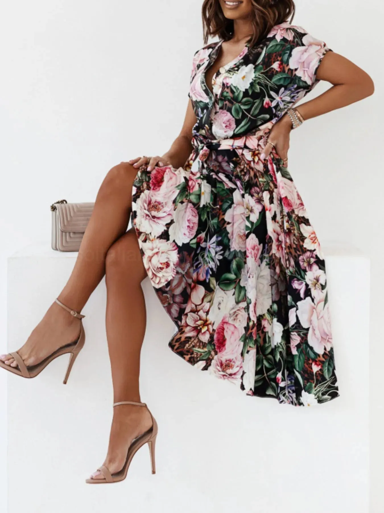 Floral Short Sleeve Midi Dress sold by Charming Charlie product image thumbnail 5