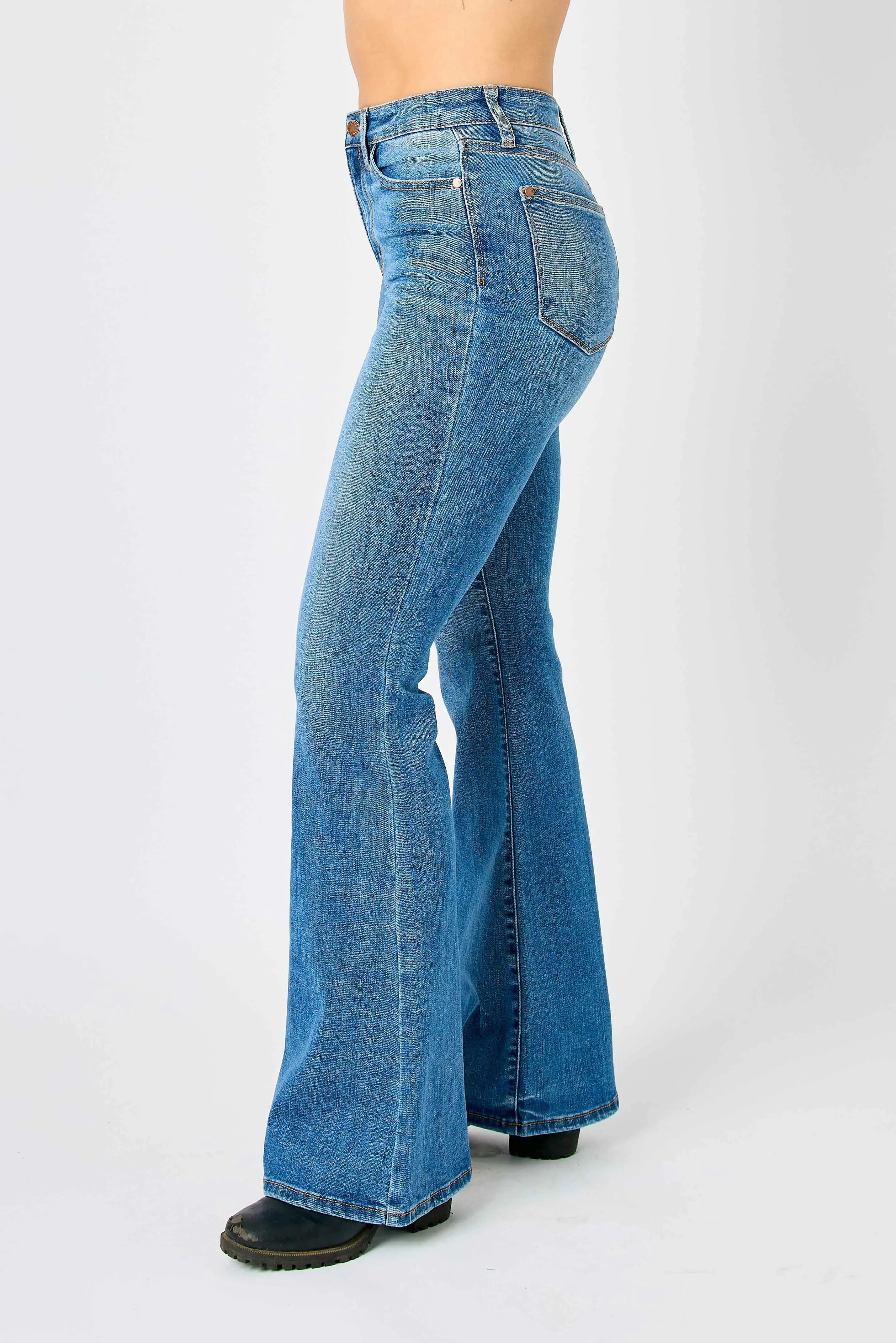 Judy Blue Full Size Hw Classic Flare Jeans Plus Size sold by Charming Charlie product image thumbnail 3