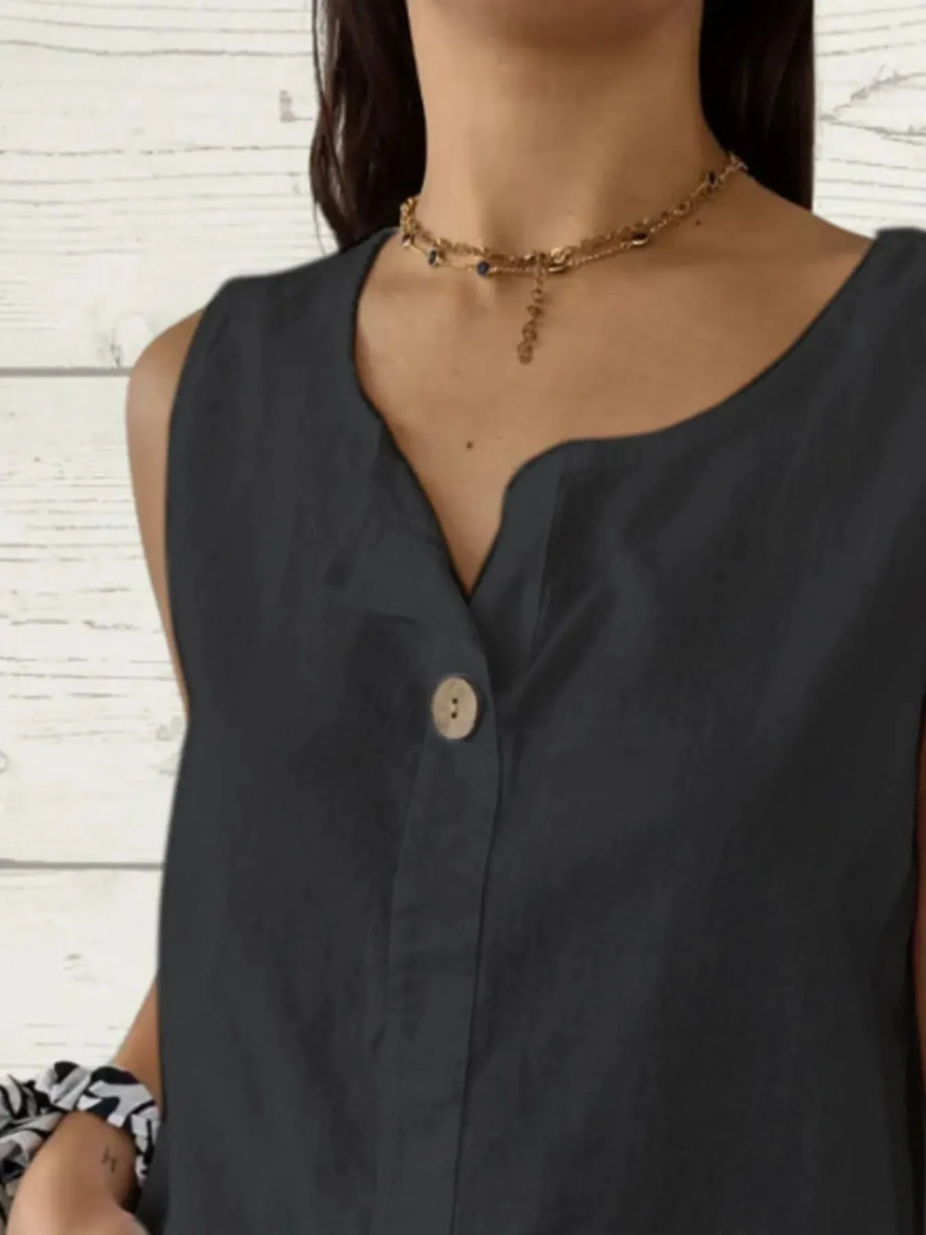 Full Size Casual Linen Sleeveless Blouse Plus Size sold by Charming Charlie product image thumbnail 5