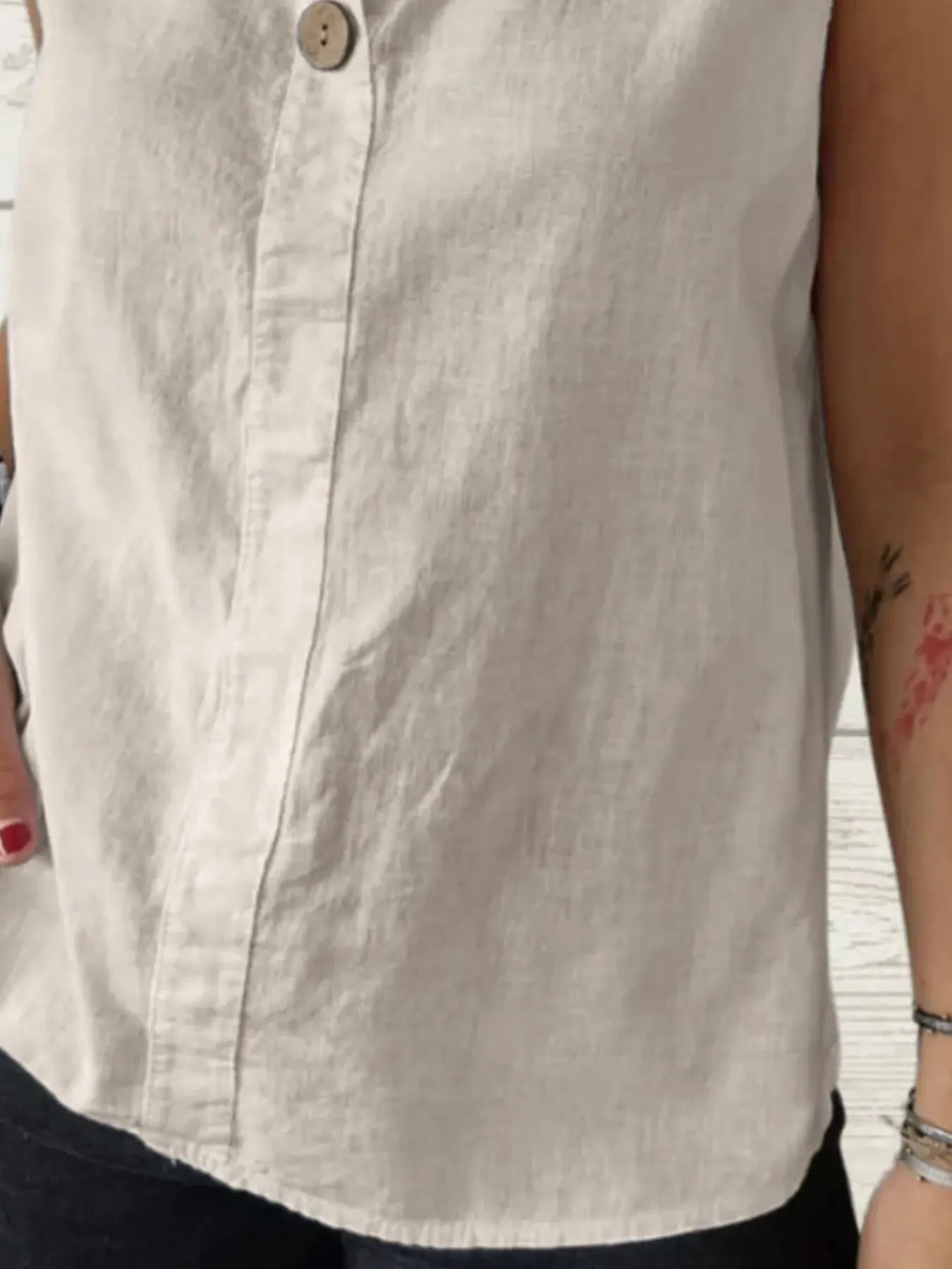 Full Size Casual Linen Sleeveless Blouse Plus Size sold by Charming Charlie product image thumbnail 3