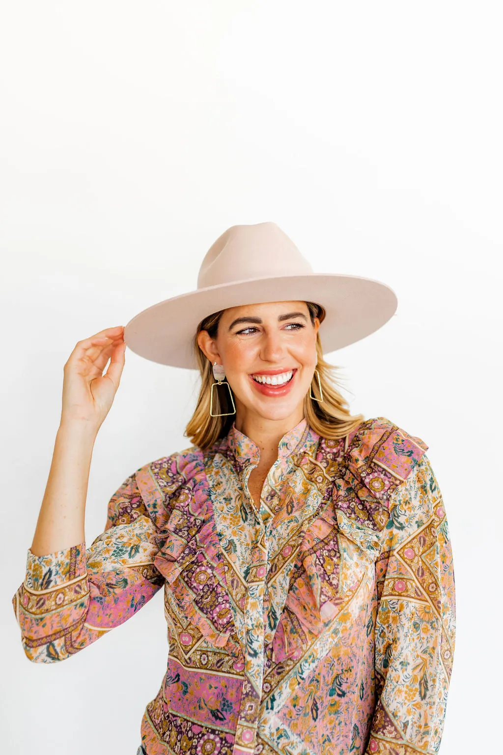 Kaelyn - Milky Way sold by Charming Charlie product image thumbnail 3