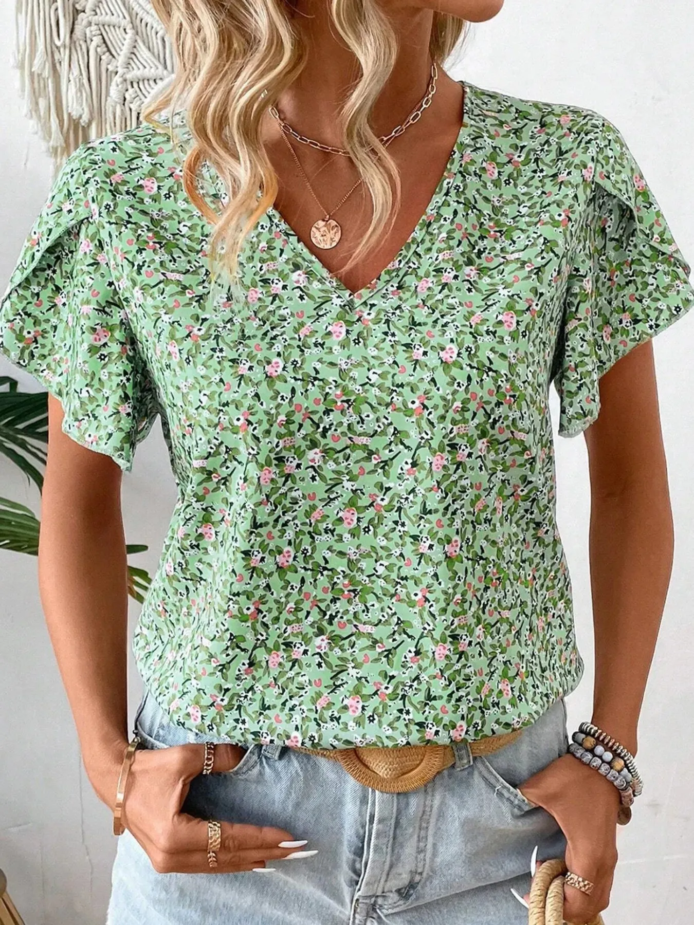 Floral Print V-Neck Short Sleeve Blouse sold by Charming Charlie product image thumbnail 3