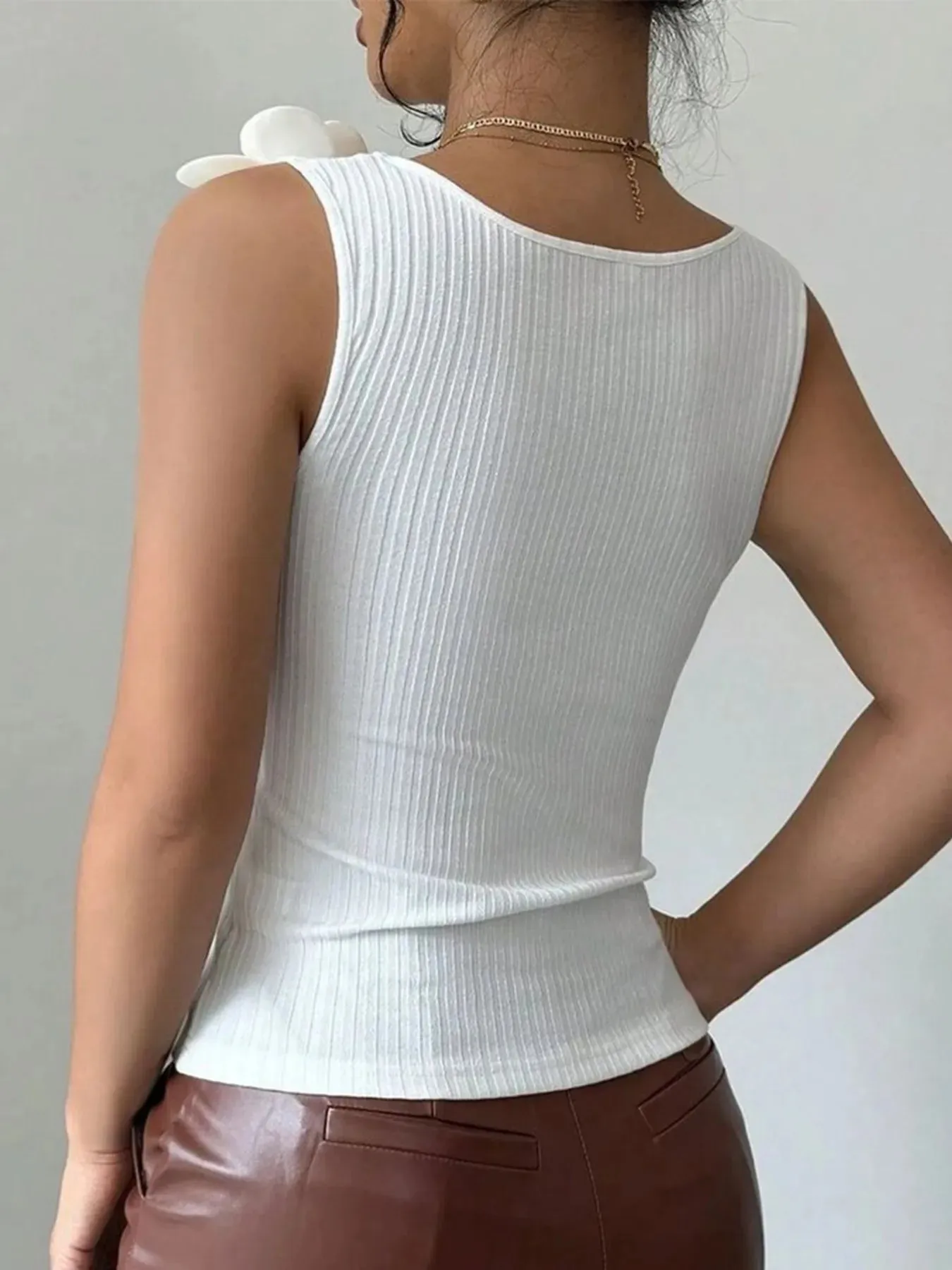 Flower Ribbed Scoop Neck Tank sold by Charming Charlie product image thumbnail 2