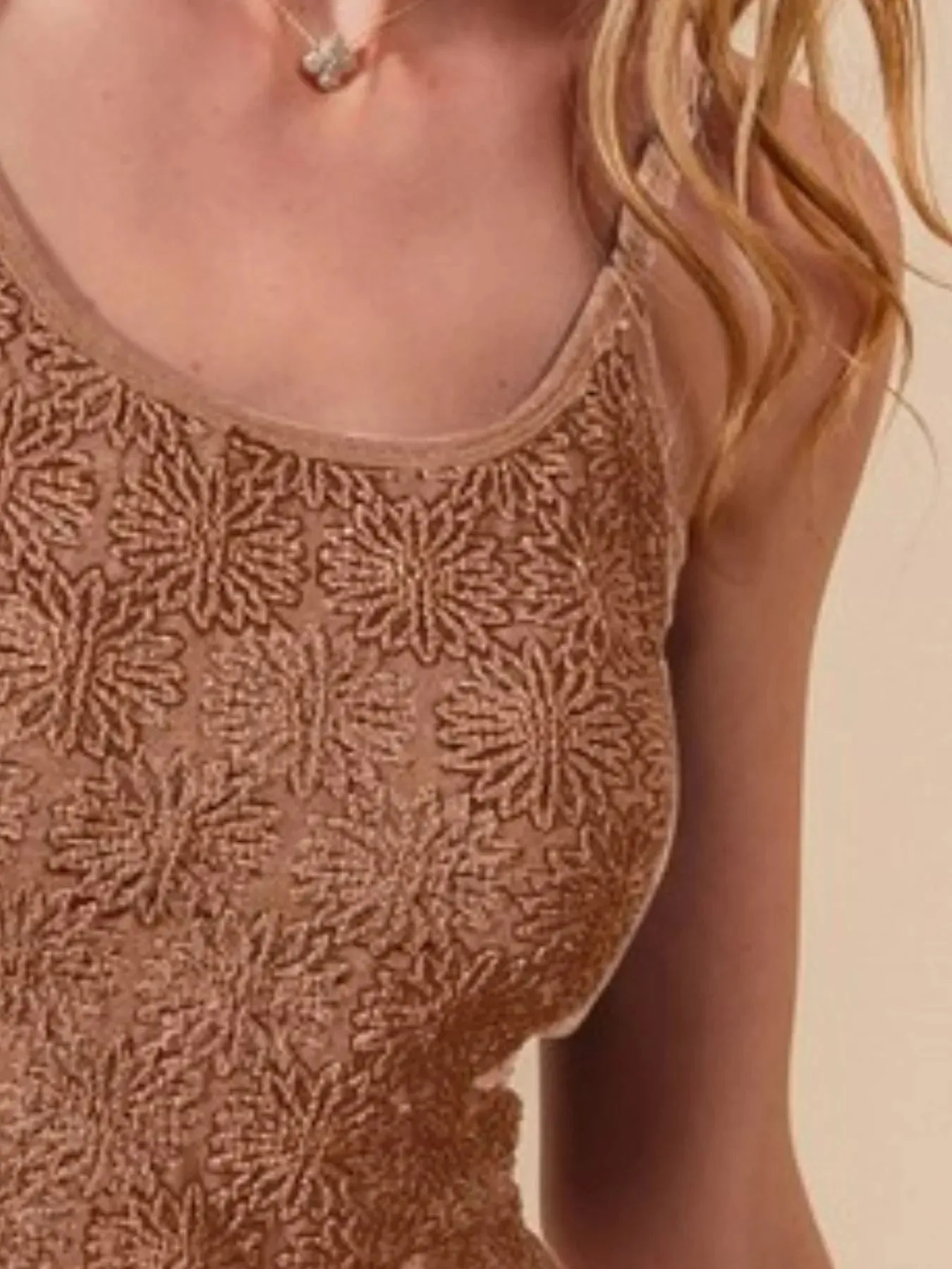 SO ME Two Tone Floral Seamless Tank Top sold by Charming Charlie product image thumbnail 3