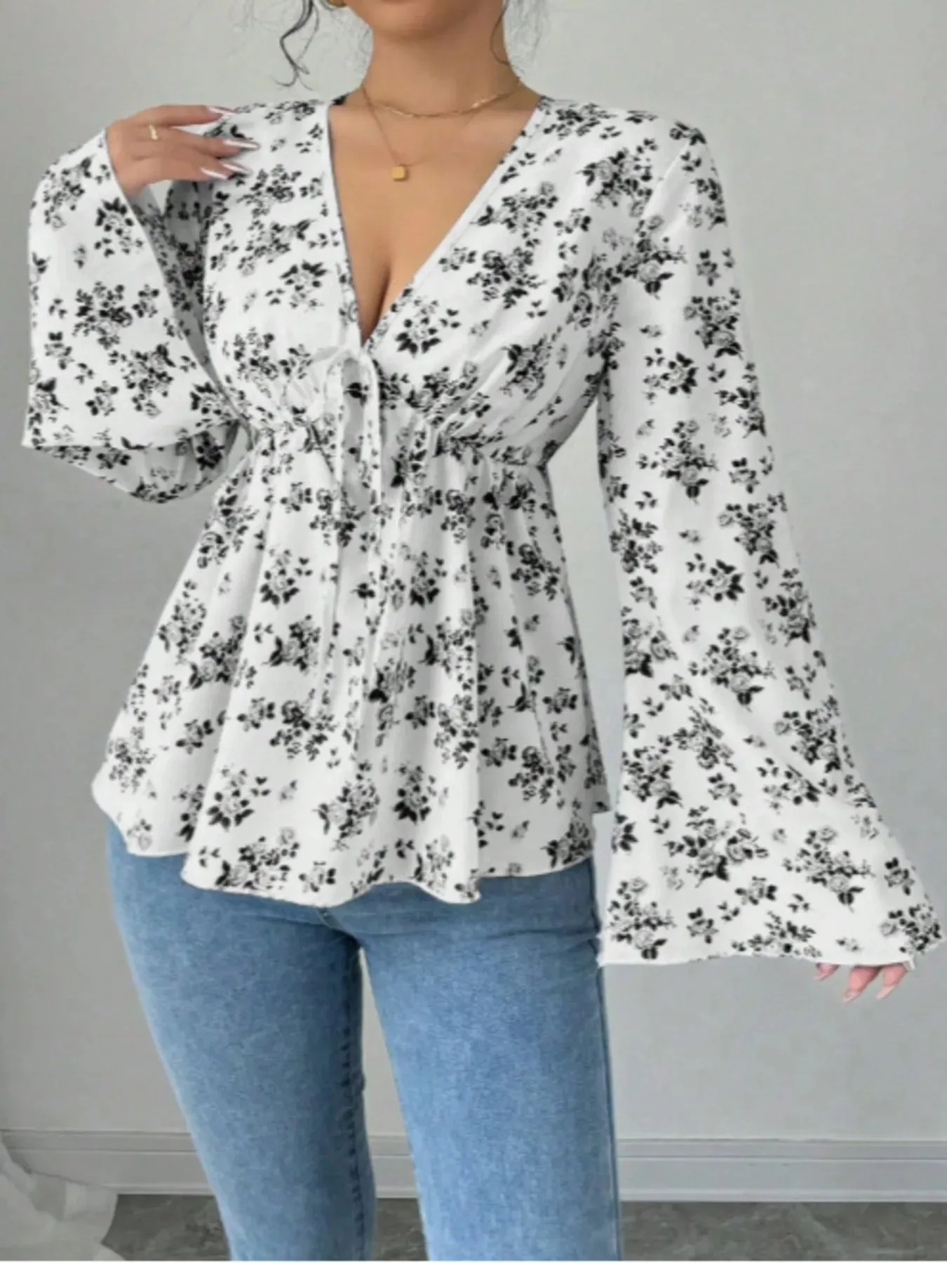 Floral Print V-Neck Long Sleeve Blouse sold by Charming Charlie product image thumbnail 4