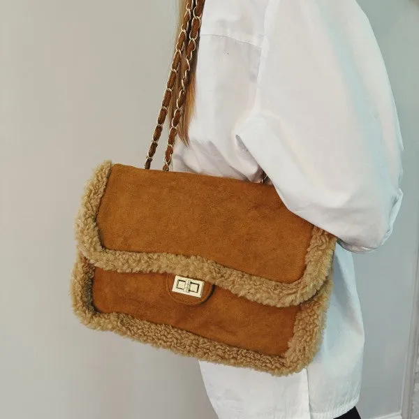 Luxe Deluxe Chain Shoulder Bag sold by Charming Charlie product image thumbnail 4