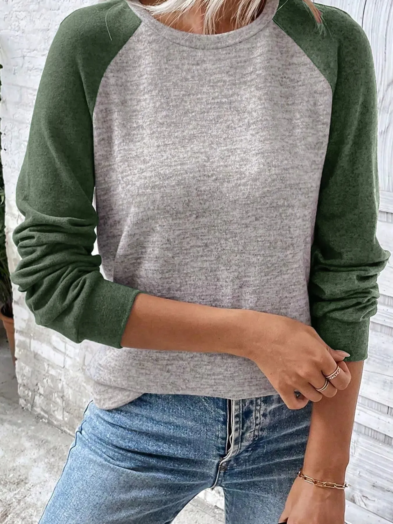 Color Block Raglan Long Sleeve T Shirt sold by Charming Charlie product image thumbnail 4