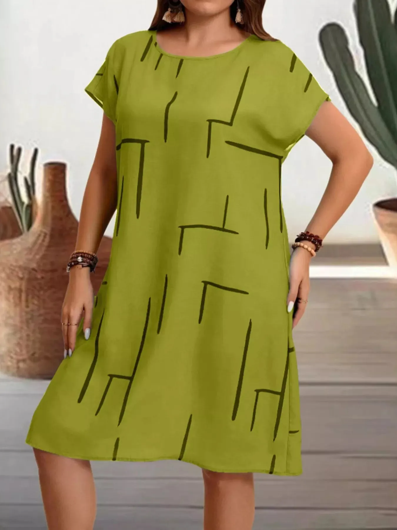 Plus Size Round Neck Short Sleeve Dress sold by Charming Charlie product image thumbnail 4