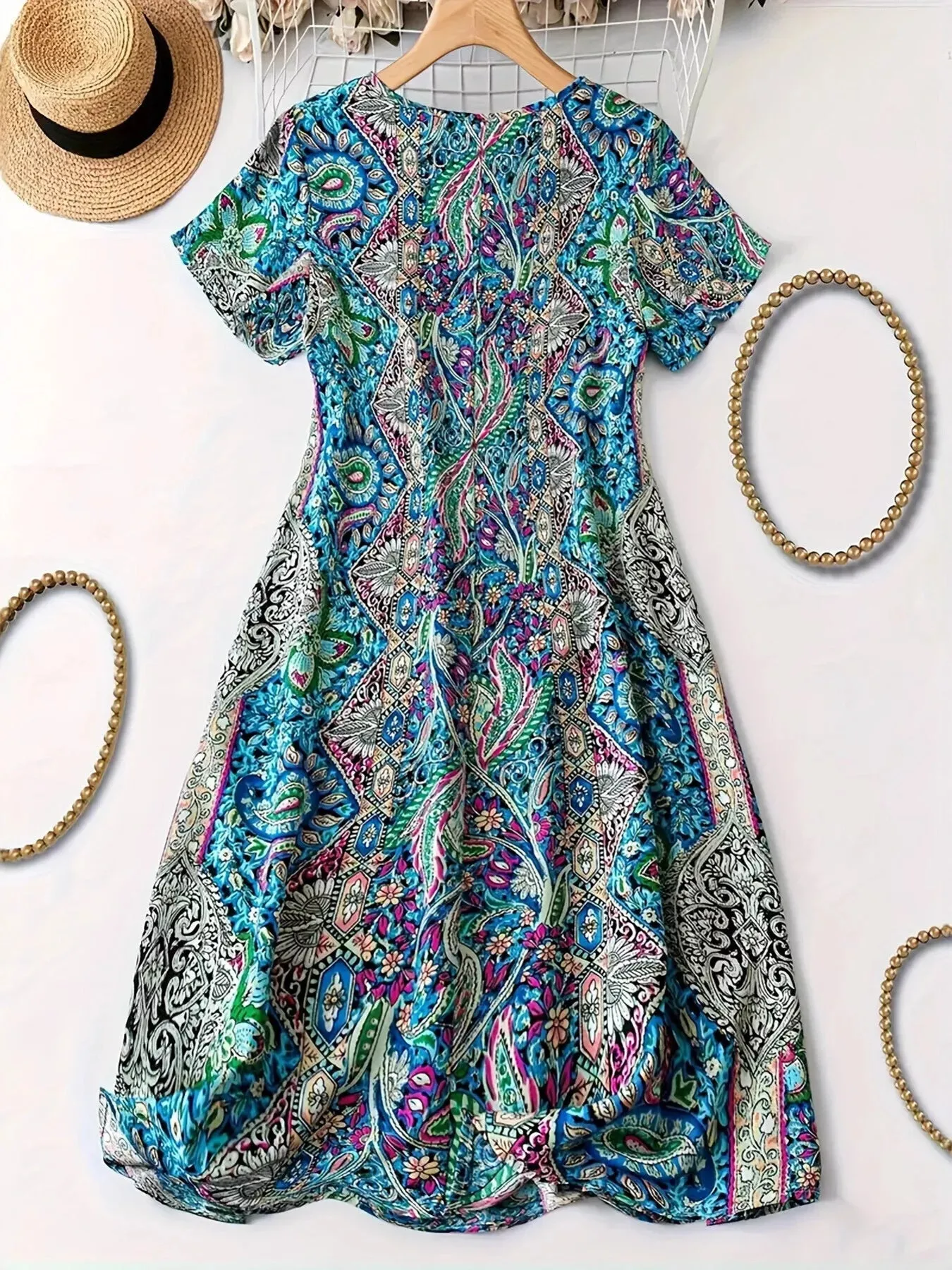 Plus Size Paisley Print V-Neck Short Sleeve Dress sold by Charming Charlie product image thumbnail 2