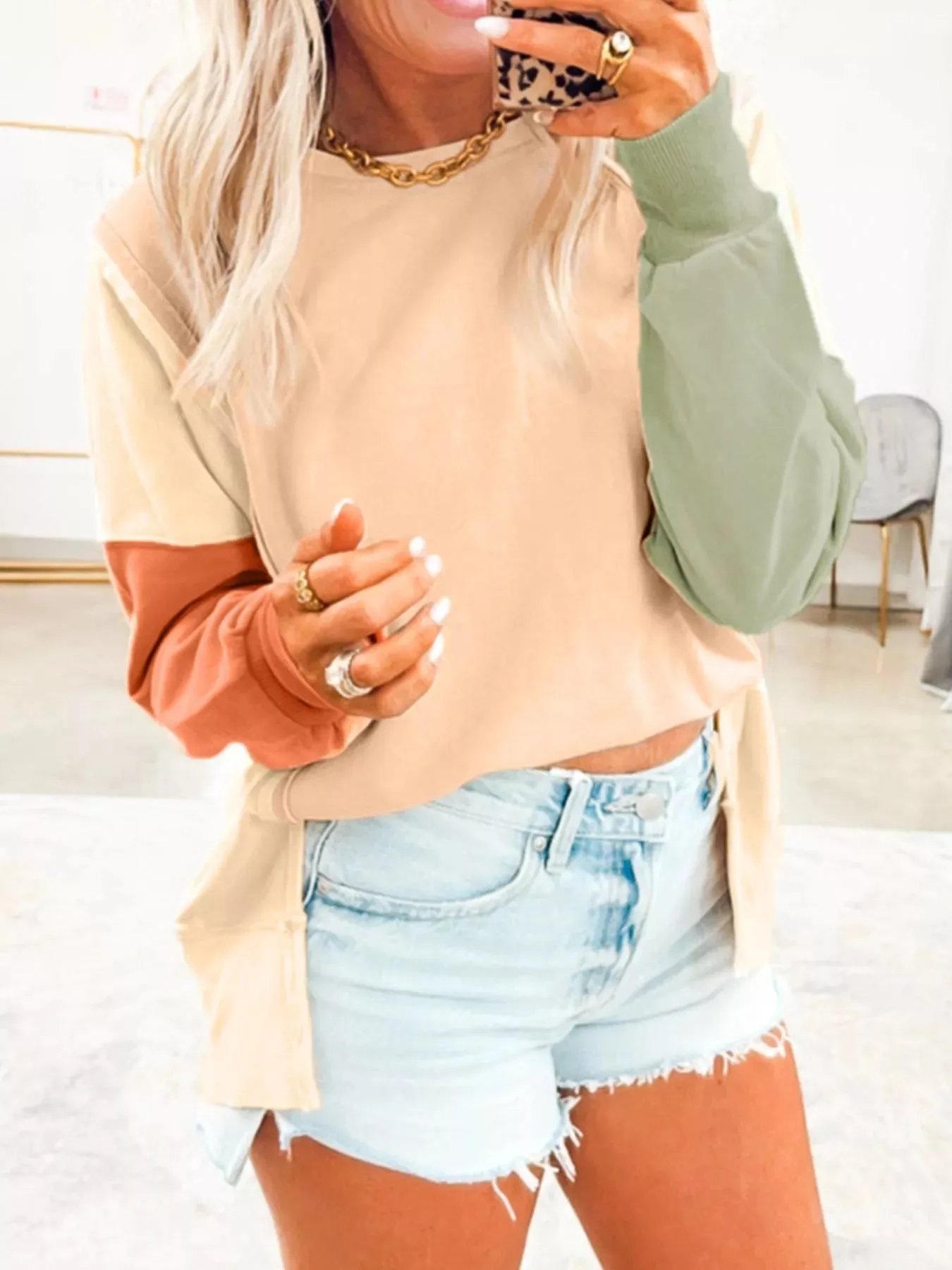 Color Block Round Neck Oversized Sweatshirt sold by Charming Charlie product image thumbnail 4