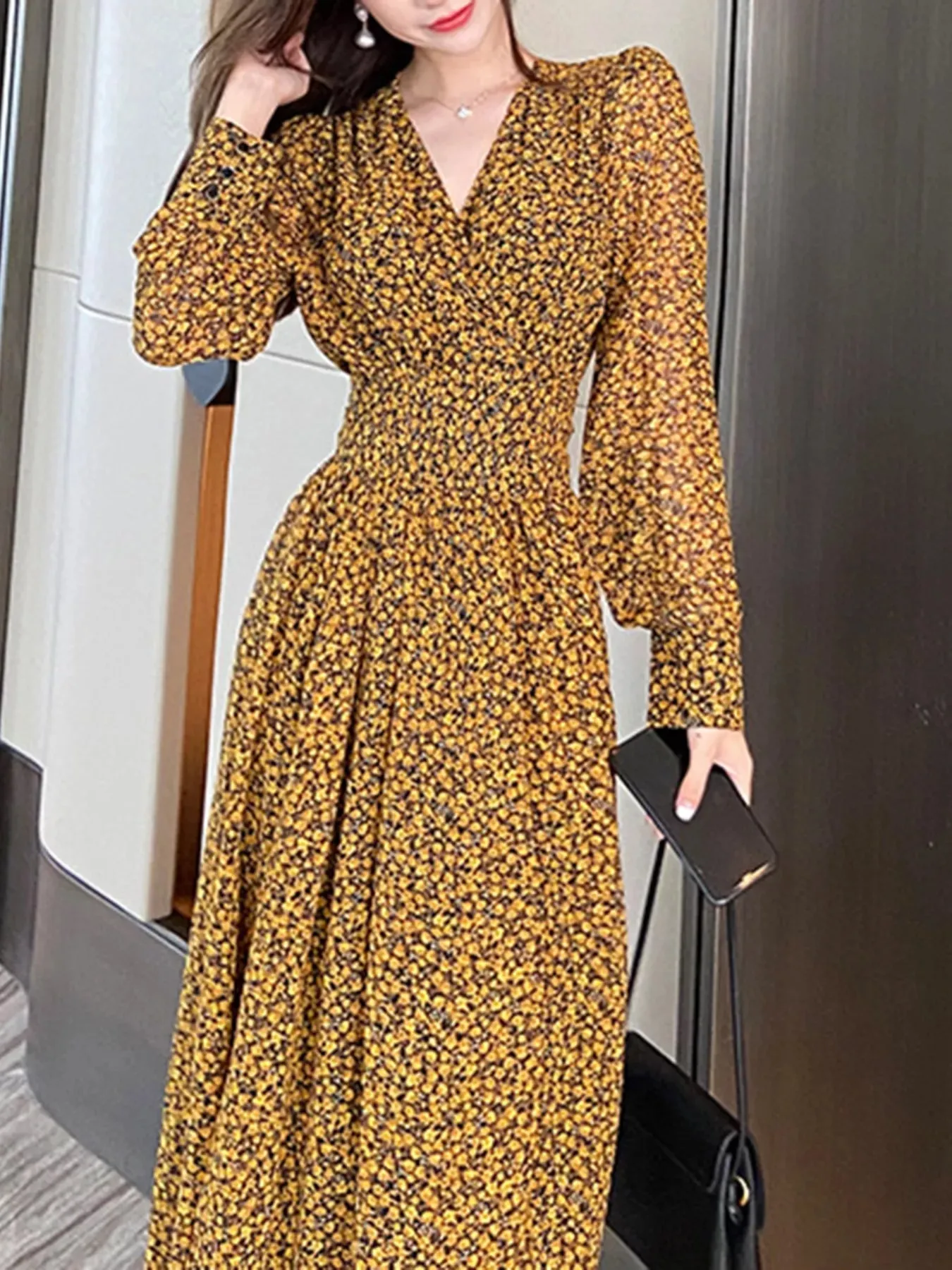 Floral Print Long Sleeve Dress sold by Charming Charlie product image thumbnail 5