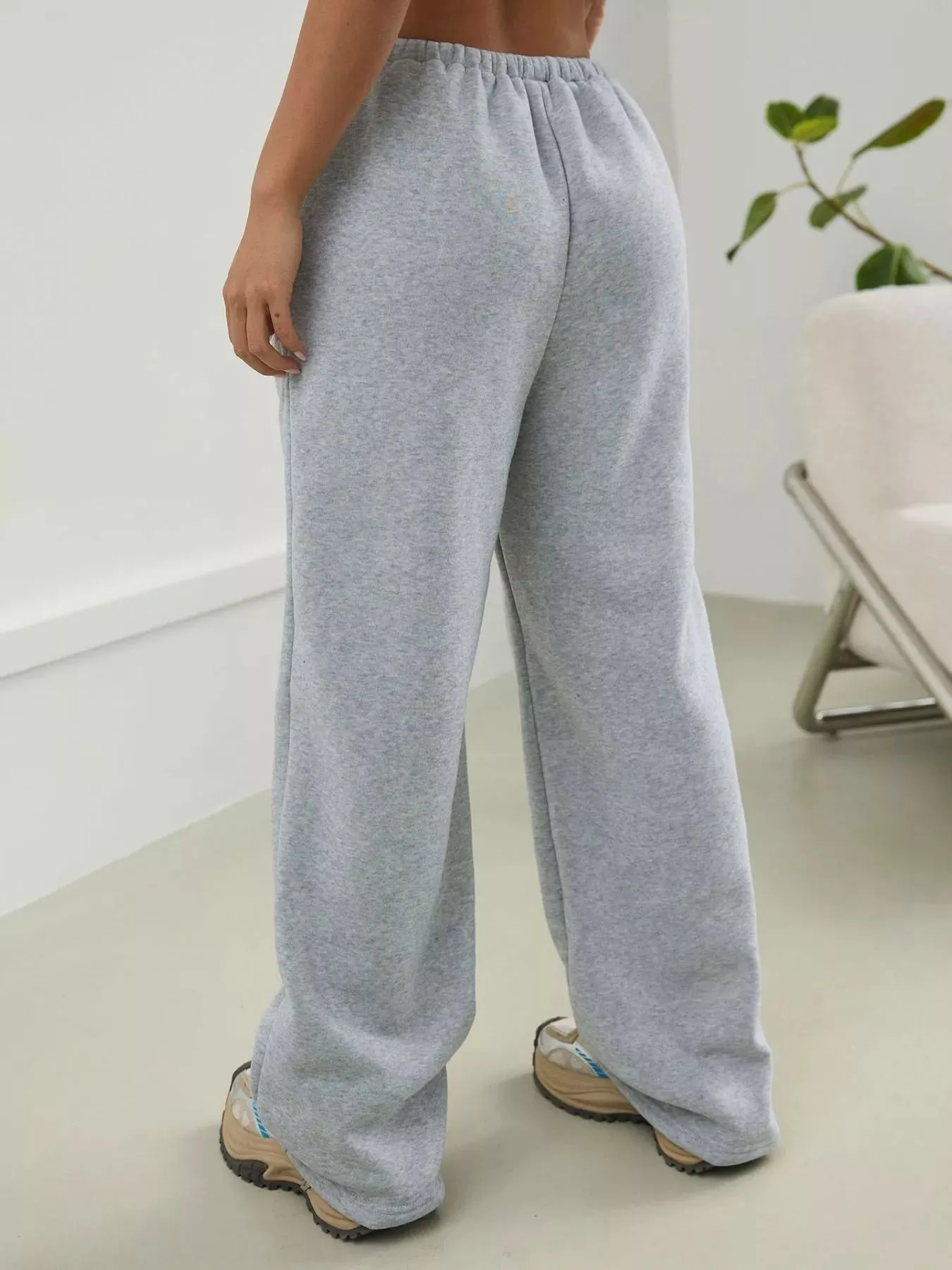 Casual Drawstring High Waist Wide Leg Sweatpants sold by Charming Charlie product image thumbnail 2