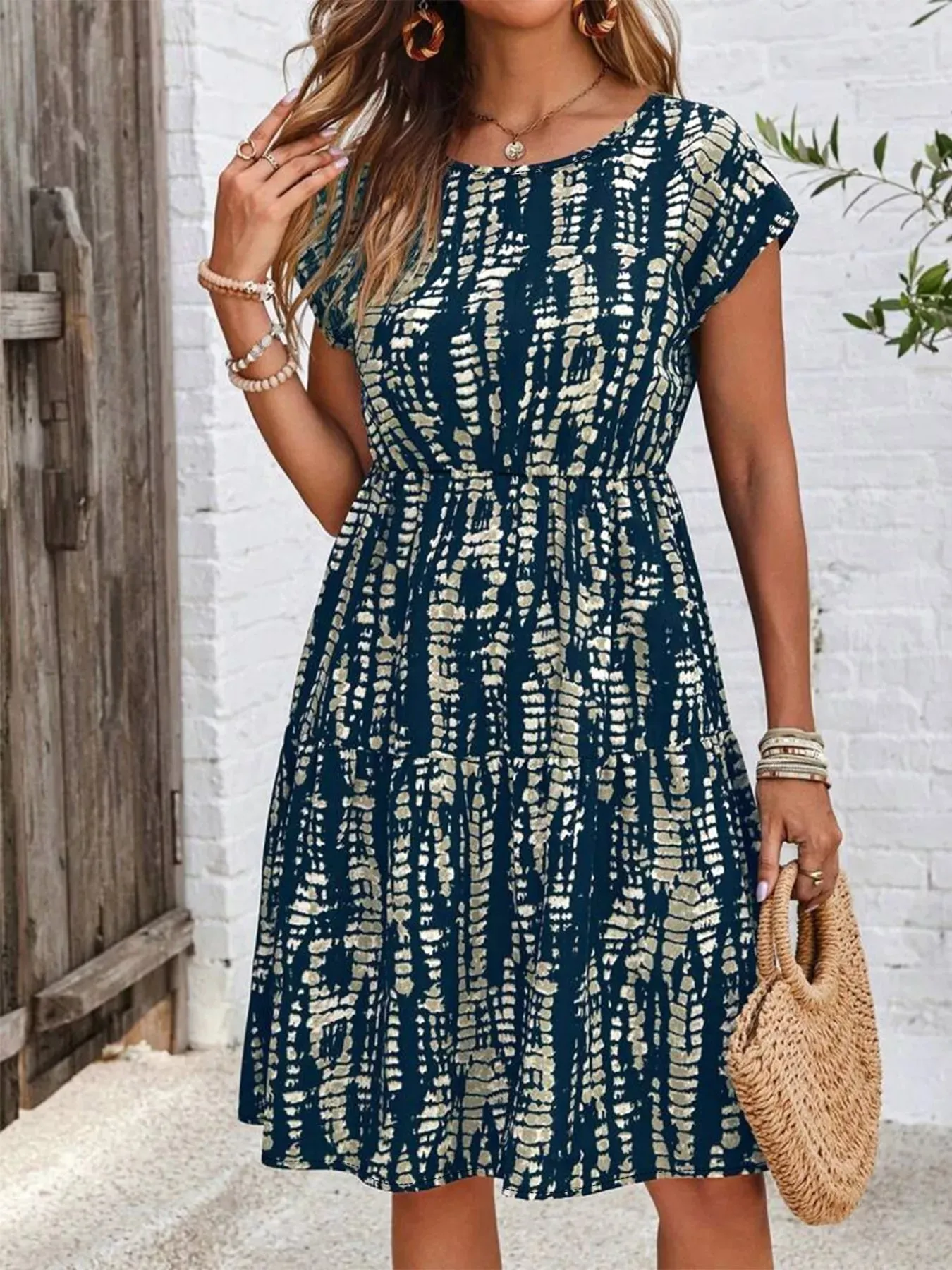 Plus Size Tie-Dye Ruffle Hem Casual Dress sold by Charming Charlie product image thumbnail 3