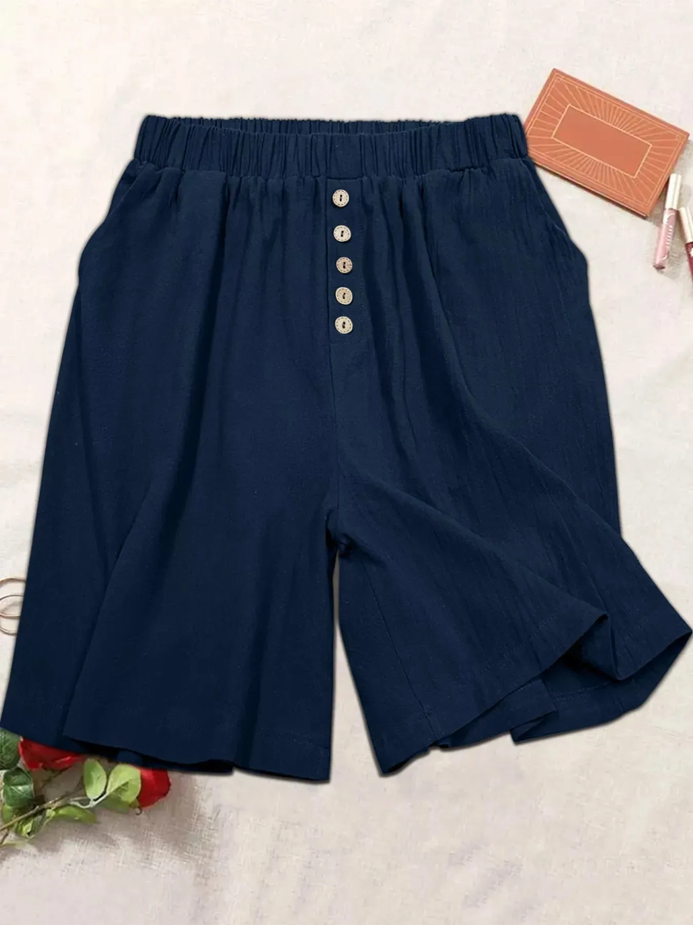 Plus Size Elastic Waist Casual Shorts sold by Charming Charlie product image thumbnail 2