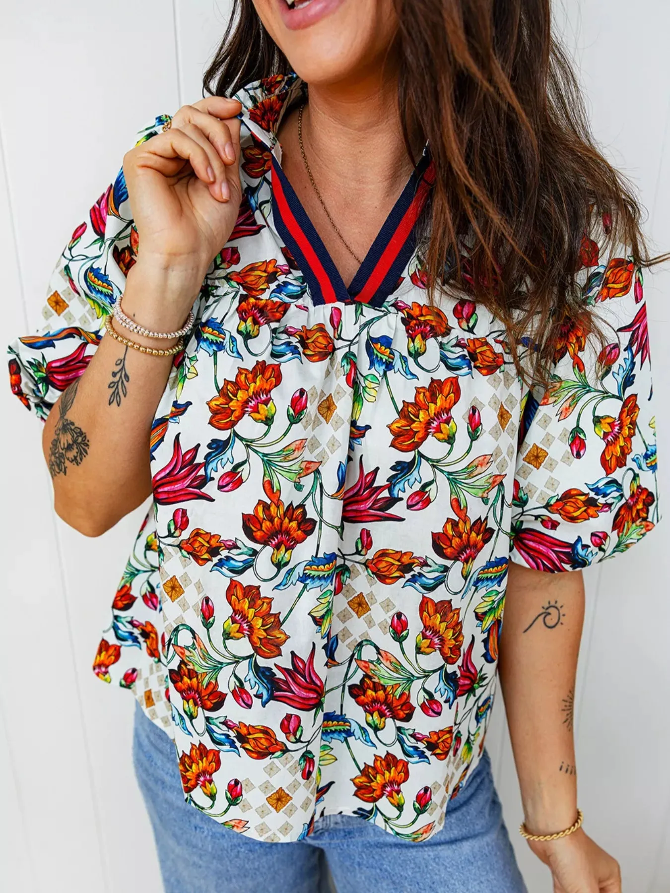Multicolour Contrasted V Neckline Floral Puff Short Sleeve Blouse sold by Charming Charlie product image thumbnail 2