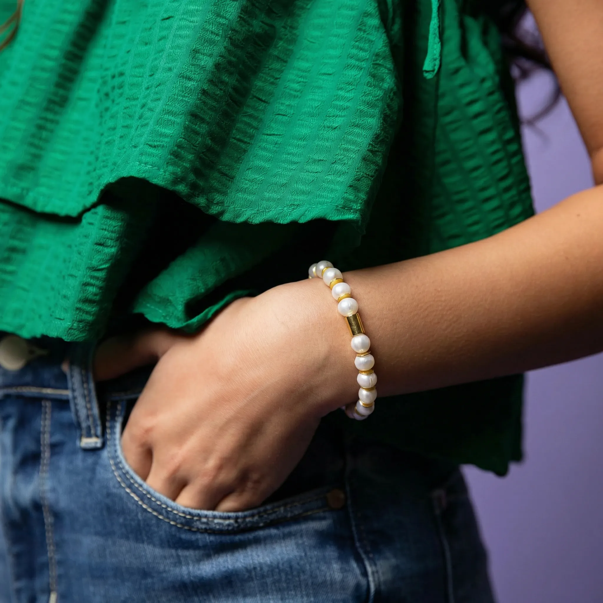 18k Gold Plated Clear Tumbled Glass Beaded Stretch Bracelet with Gold Bar sold by Charming Charlie product image thumbnail 2