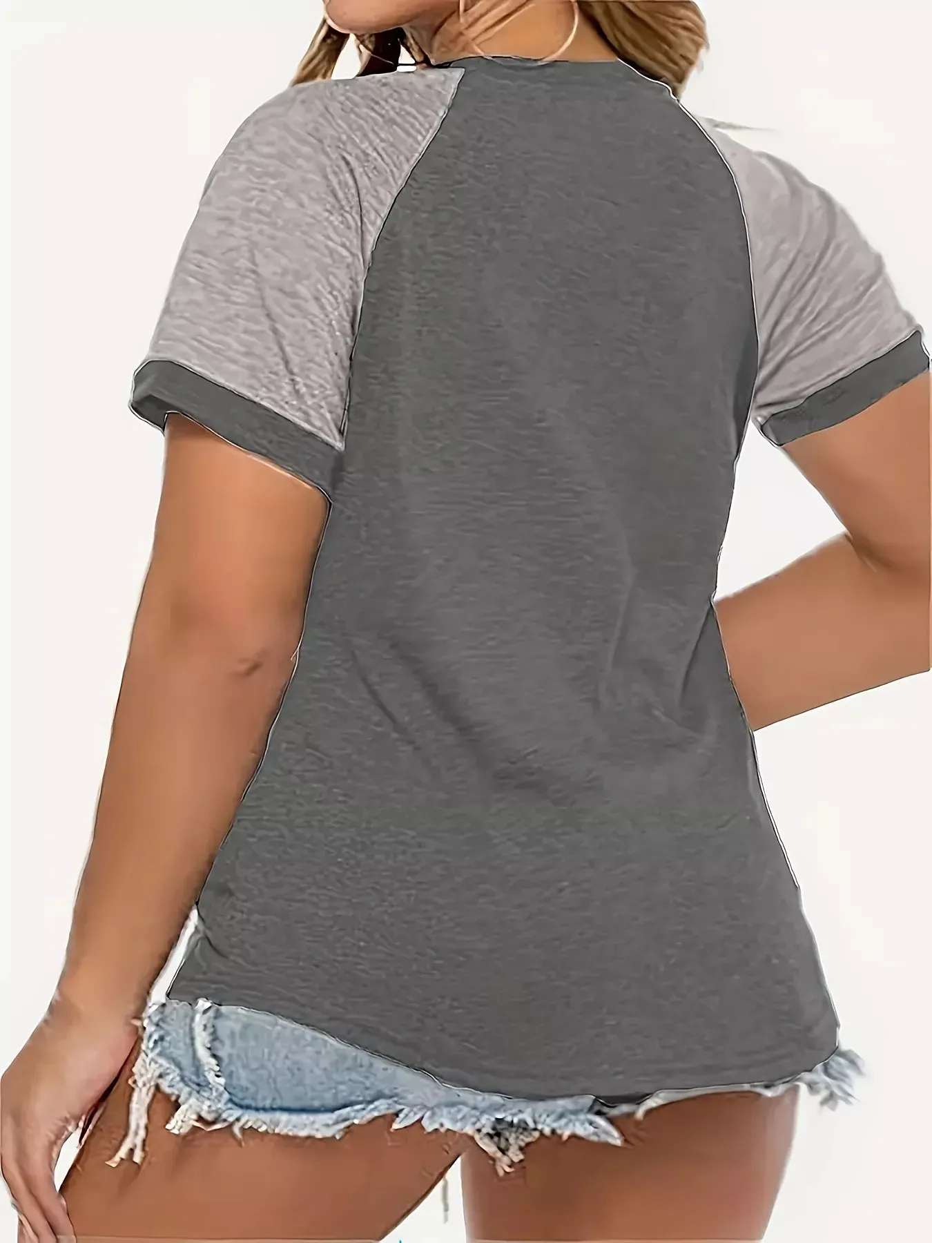 Plus Size Casual Color Block Raglan Sleeve T-Shirt sold by Charming Charlie product image thumbnail 4