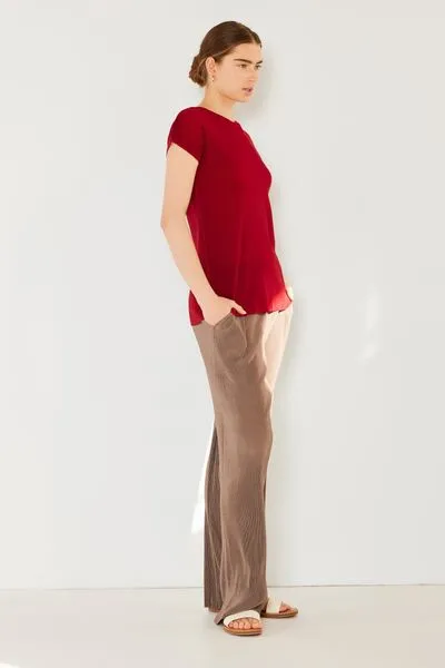 Marina West Swim Rib Pleated Elastic-Waist Wide Leg Pants sold by Charming Charlie product image thumbnail 3