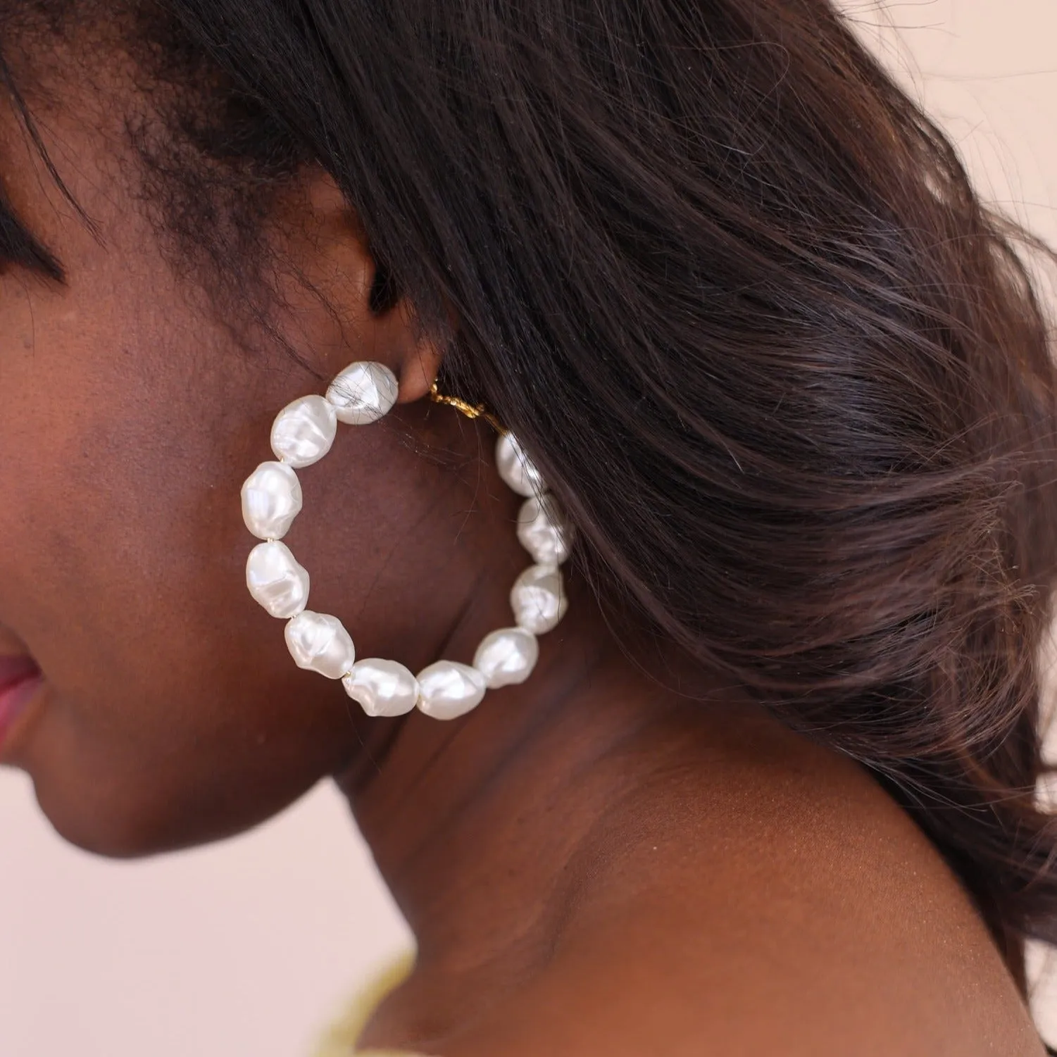 Macy Pearl Hoop sold by Charming Charlie product image thumbnail 2
