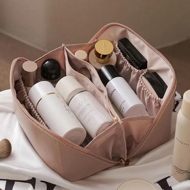 Deluxe Travel Cosmetics Organizer Bag sold by Charming Charlie product image thumbnail 3