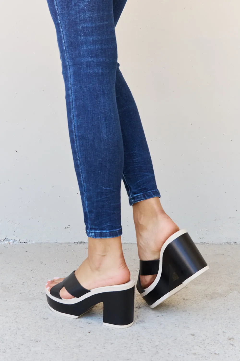 Weeboo Cherish The Moments Contrast Platform Sandals in Black sold by Charming Charlie product image thumbnail 5