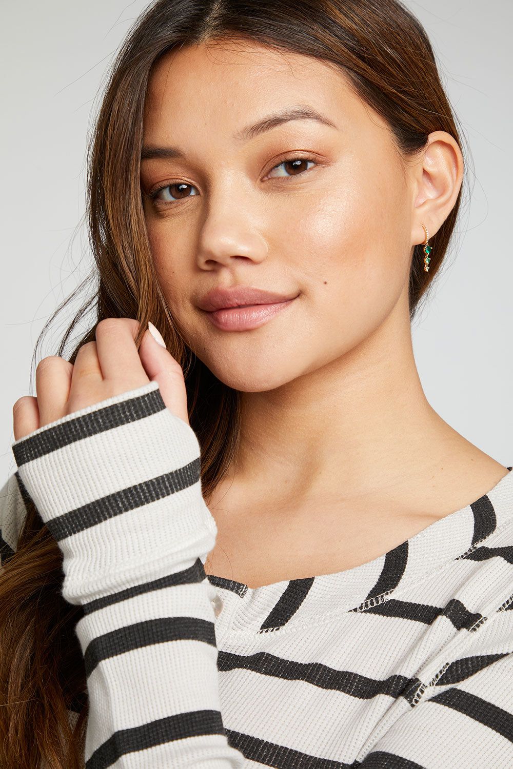 Heritage Waffle Long Sleeve Shirttail Henley with Thumbholes sold by Chaser product image thumbnail 4