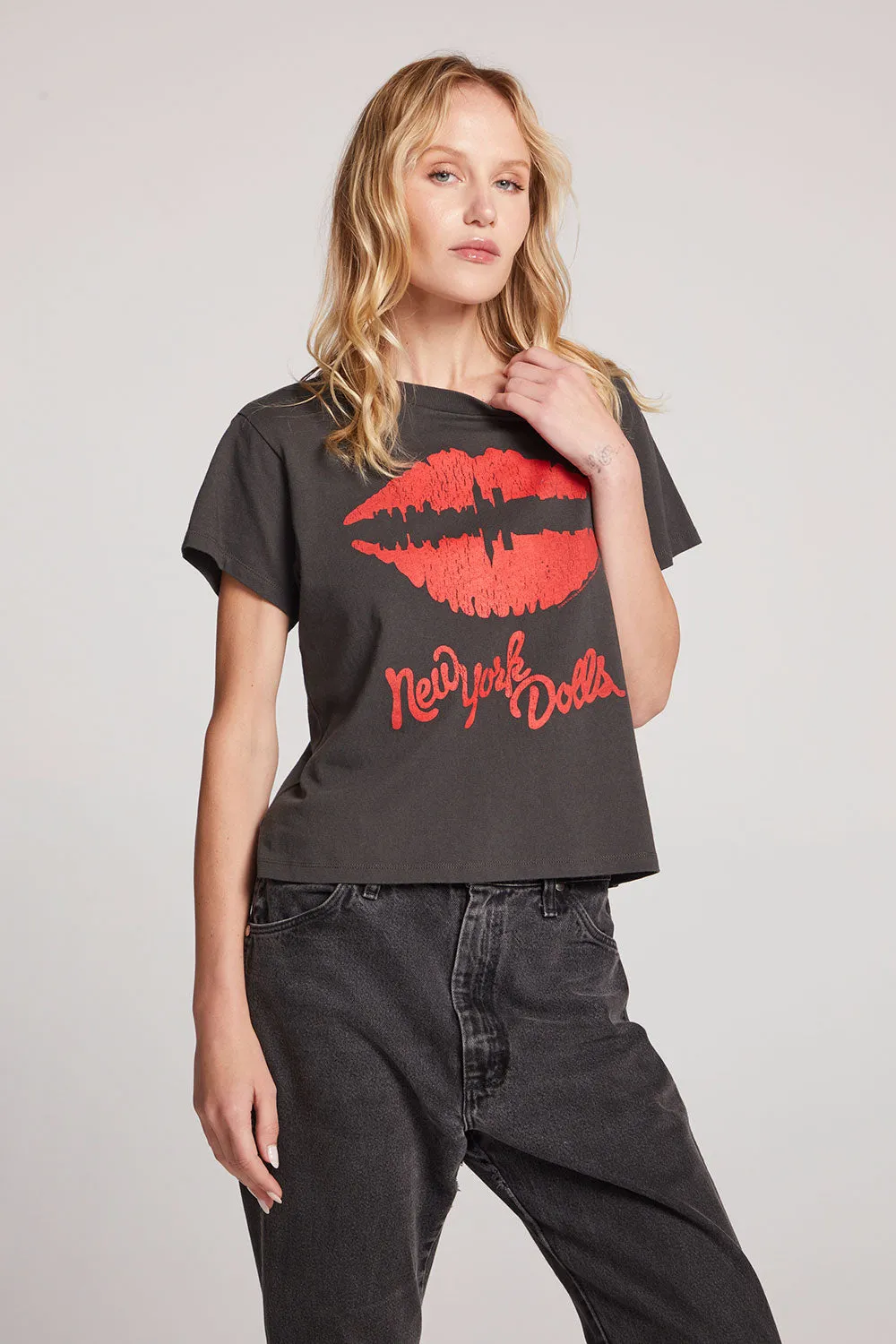 New York Dolls Lips Skyline Cropped Tee sold by Chaser product image thumbnail 4