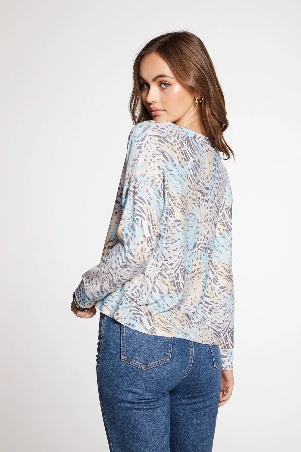 Cozy Knit Cropped Long Sleeve Drop Shoulder Hi Lo V Neck Pullover sold by Chaser product image thumbnail 3