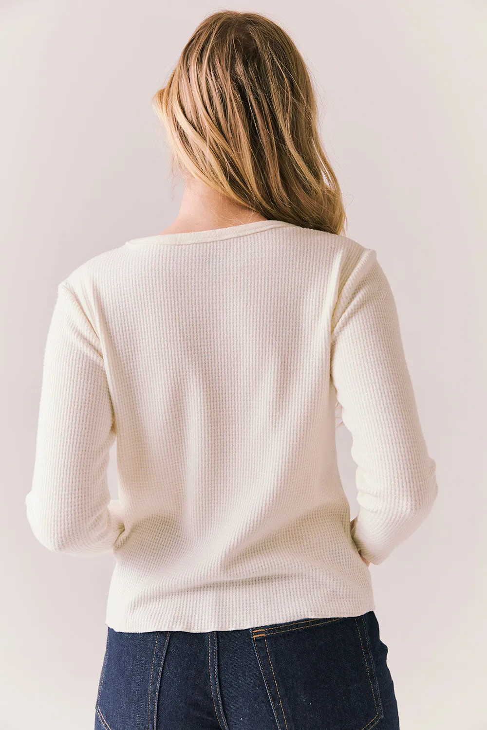 Aspen 1979 Long Sleeve – Vintage-Inspired White Graphic Tee sold by Chaser product image thumbnail 4