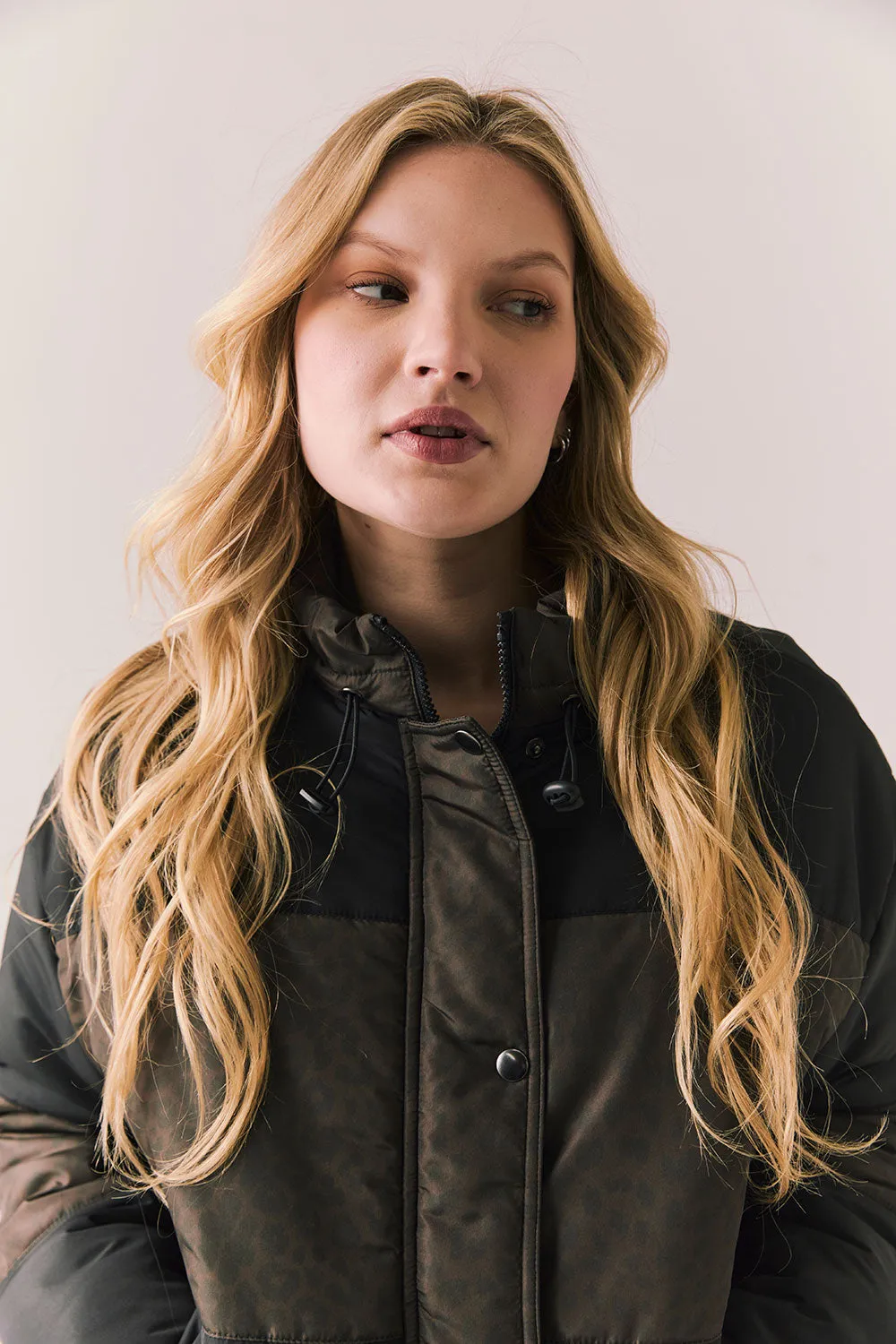 Whistlerrr Leopard and True Black Puffer Jacket sold by Chaser product image thumbnail 4